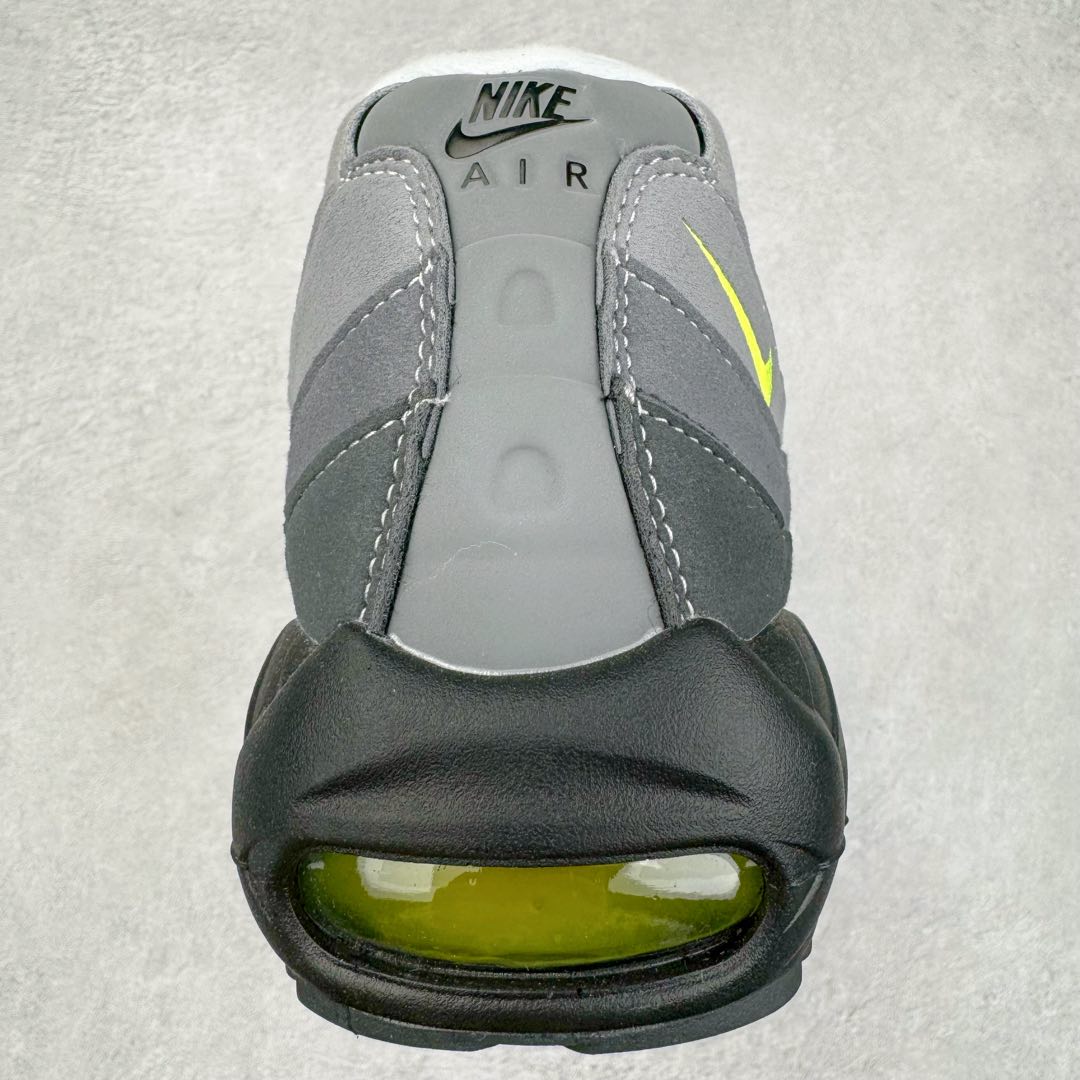 图片[8]-＃GX纯原 NK Air Max 95 复古减震气垫跑鞋 黑绿 CT1689-001 经典重温 外单专供大厂出品 品质稳定 一百余色 终端操作 鞋款设计灵感源于人体构造 中底设计基于人体的脊柱构造 是整体设计的核心 尼龙孔眼代表了肋骨 而分层式面板和网眼象征着肌肉纤维和肉体组织 Air Max 95采用了两个独立的吹塑成型的Air-Sole单元 并首次在前掌使用可视化气垫设计 Swoosh logo夜当作一个 点符号放在了鞋子的后帮位置 20年的发展让 AIR MAX 95有了不同的故事 20年后再度面向世人的时候 焕然一新的面貌 让人有了另外一种清新脱俗的感觉 尺码：40 40.5 41 42 42.5 43 44 44.5 45 45.5 46 47.5 48.5-选品中心