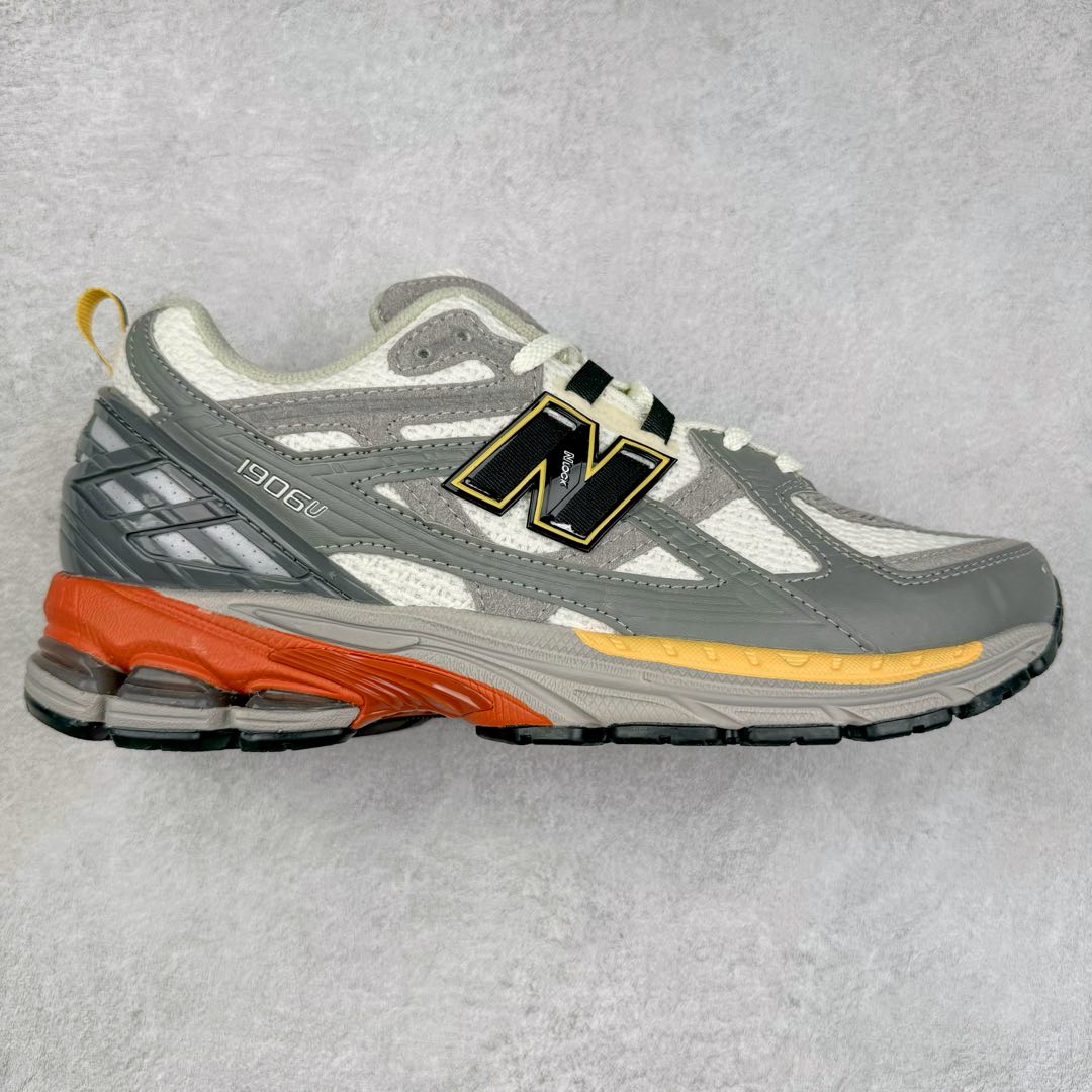 New Balance M1906R NB新百伦系列复古老爹风休闲运动慢跑鞋 采用轻质牛剖革拼接透气网眼衬垫织物鞋面材质 T-Beam大底提供足步弓支撑 保持步态稳定#后跟搭载外露缓震胶 鞋身整体以各种深浅不一的灰色覆盖 鞋头以淡蓝色调装饰，网眼衬垫通过不规律的色块实现做旧的美感 泛黄的鞋底更是进一步增添了复古气息 尺码：36 37 37.5 38 38.5 39.5 40 40.5 41.5 42 42.5 43 44 45-选品中心
