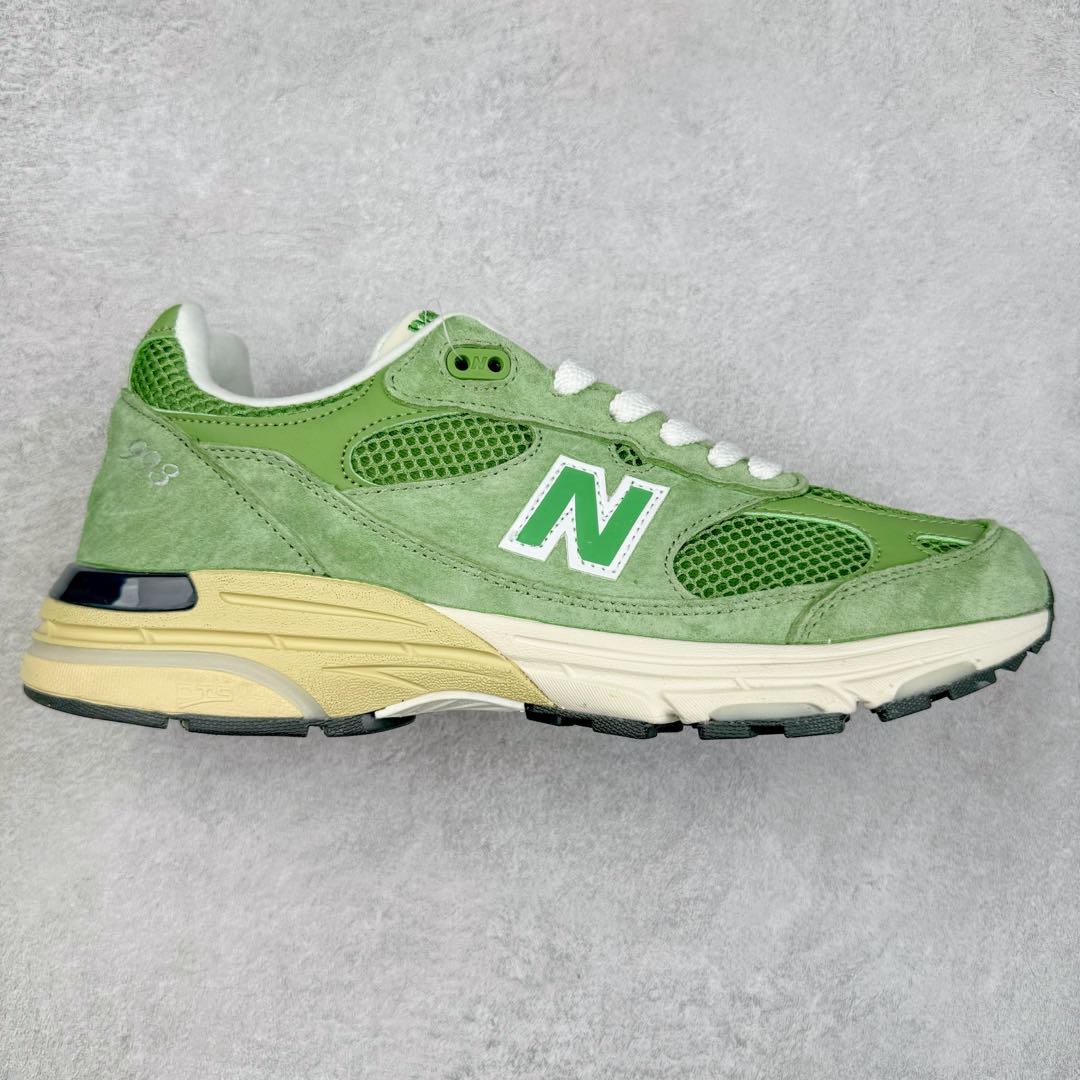 图片[7]-＃K版纯原 New Balance 新百伦NB993总统复古慢跑鞋 鞋身以网眼鞋面结合同色系优质麂皮革构成，鞋舌处点缀 New Balance Made In USA 同色系刺绣标识，彰显鞋款身份。鞋侧点缀银色 \\\”993\\\” 字样，丰富鞋身设计的同时，构建时尚外观。鞋款搭载 ABZORB 缓震系统，通过缓冲和抗压性的结合来吸收冲击力，舒适功能升级。同时搭配泛黄做旧中底，打造丰富层次感，缔造出色复古韵味。尺码：36 37 37.5 38 38.5 39 40 40.5 41.5 42 42.5 43 44 44.5 45-选品中心