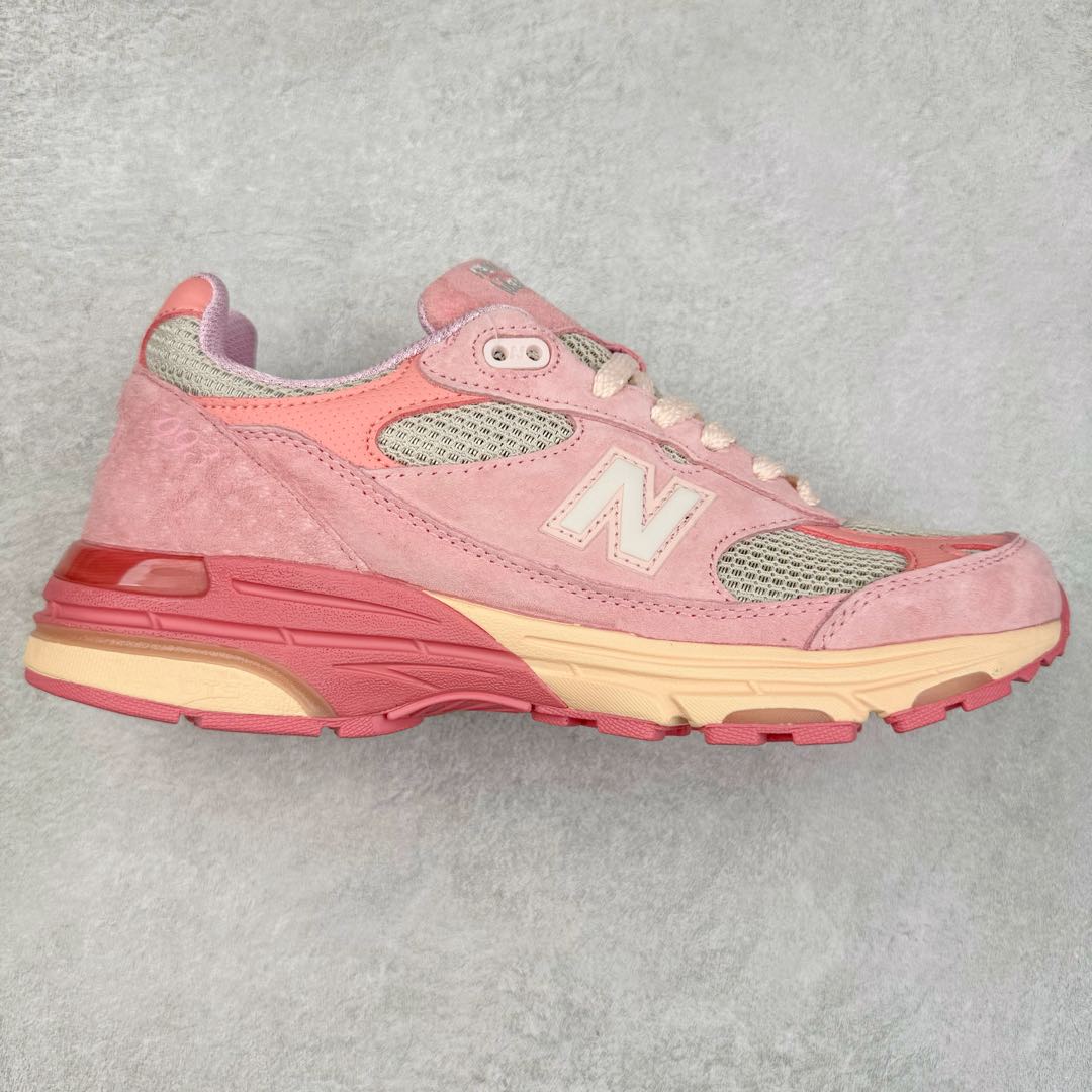 图片[2]-＃K版纯原 New Balance 新百伦NB993总统复古慢跑鞋 鞋身以网眼鞋面结合同色系优质麂皮革构成，鞋舌处点缀 New Balance Made In USA 同色系刺绣标识，彰显鞋款身份。鞋侧点缀银色 \\\”993\\\” 字样，丰富鞋身设计的同时，构建时尚外观。鞋款搭载 ABZORB 缓震系统，通过缓冲和抗压性的结合来吸收冲击力，舒适功能升级。同时搭配泛黄做旧中底，打造丰富层次感，缔造出色复古韵味。尺码：36 37 37.5 38 38.5 39 40 40.5 41.5 42 42.5 43 44 44.5 45-选品中心