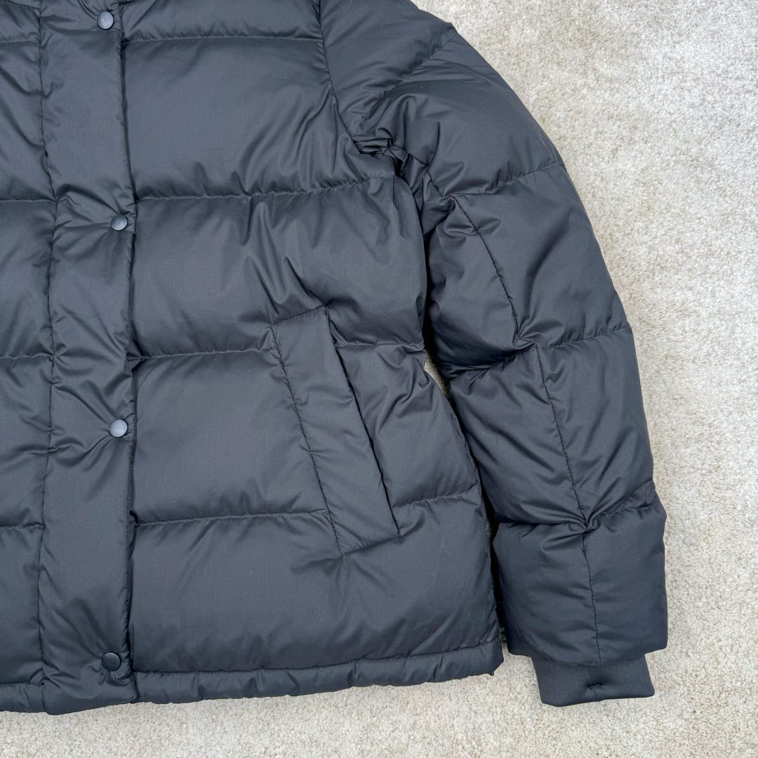 图片[8]-＃暖冬福利 𝗹𝘂𝗹𝘂𝗹𝗲𝗺𝗼𝗻 Winder Puff 露露乐蒙纯色字母徽标防风五格连帽羽绒服女款 设计理念： 穿上这款温暖的羽绒外套，舒适度过寒冬；腰部和下摆带可调节抽绳，方便按需造型，同时助你锁佳热量，不怕寒风 •SoftMatte 面料，具有拒水和防风性能 •600 蓬松度羽绒填充，轻盈温暖 •外侧拉链口袋，带隐藏式手机袋 •内侧口袋，存放所需品 尺码：2 4 6 8 10-选品中心