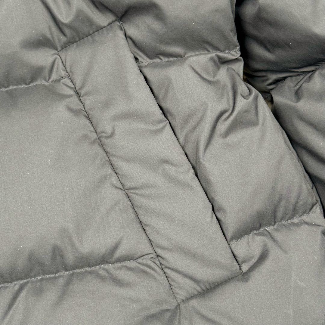 图片[13]-＃暖冬福利 𝗹𝘂𝗹𝘂𝗹𝗲𝗺𝗼𝗻 Winder Puff 露露乐蒙纯色字母徽标防风五格连帽羽绒服女款 设计理念： 穿上这款温暖的羽绒外套，舒适度过寒冬；腰部和下摆带可调节抽绳，方便按需造型，同时助你锁佳热量，不怕寒风 •SoftMatte 面料，具有拒水和防风性能 •600 蓬松度羽绒填充，轻盈温暖 •外侧拉链口袋，带隐藏式手机袋 •内侧口袋，存放所需品 尺码：2 4 6 8 10-选品中心