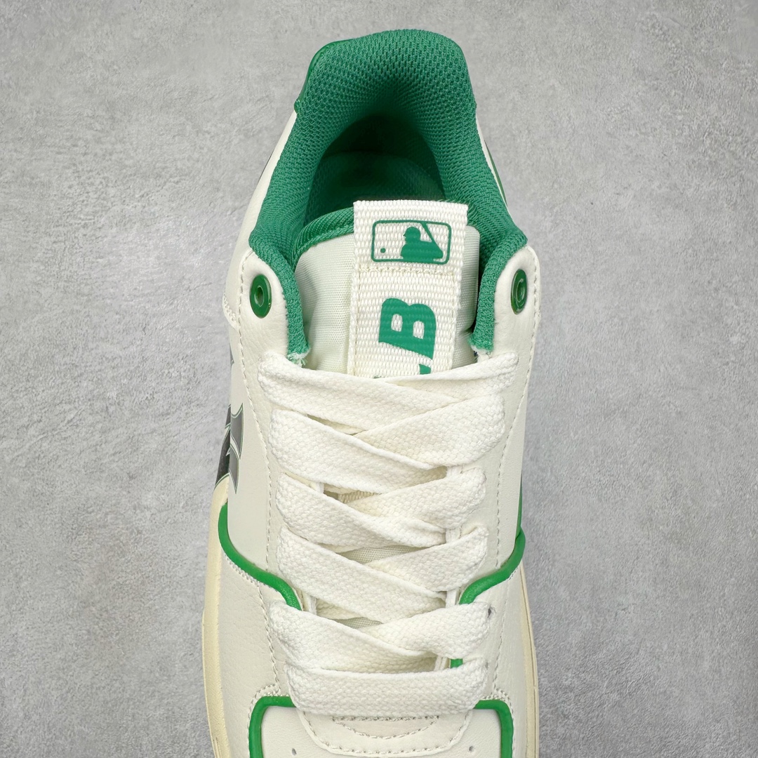 图片[5]-＃特价福利 MLB BigBall Chunky纽约洋基队增高复古风印花老爹鞋 MLB是韩国F&F旗下潮流服装品牌 拥有150年历史的经典传统 是街头文化和国际生活方式的领导者 MLB拥有包括男装、女装、童装、配饰在内的全品类服饰 提供覆盖各性别、各年龄层、From Head to Toe的穿搭装备 其产品结合了韩国的时尚造型与质感 展现了运动服饰也可以兼具时尚潮流的风格 在产品设计上 MLB不仅融合了美国职业棒球大联盟的各当家球队 更结合了棒球运动中的各个元素 复古风范自信控场 复古鞋型率先勾描独特的自我态度 在经典线条与时尚元素的精彩交织下刷新街头复古运动风潮 质感十足兼备卓越的舒适透气性能迎合夏日追求的自在脚感。尺码：36 37 38 39 40 41 42 43 44 45-选品中心