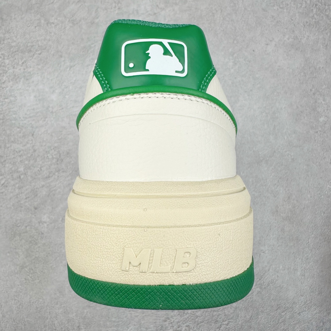 图片[8]-＃特价福利 MLB BigBall Chunky纽约洋基队增高复古风印花老爹鞋 MLB是韩国F&F旗下潮流服装品牌 拥有150年历史的经典传统 是街头文化和国际生活方式的领导者 MLB拥有包括男装、女装、童装、配饰在内的全品类服饰 提供覆盖各性别、各年龄层、From Head to Toe的穿搭装备 其产品结合了韩国的时尚造型与质感 展现了运动服饰也可以兼具时尚潮流的风格 在产品设计上 MLB不仅融合了美国职业棒球大联盟的各当家球队 更结合了棒球运动中的各个元素 复古风范自信控场 复古鞋型率先勾描独特的自我态度 在经典线条与时尚元素的精彩交织下刷新街头复古运动风潮 质感十足兼备卓越的舒适透气性能迎合夏日追求的自在脚感。尺码：36 37 38 39 40 41 42 43 44 45-选品中心