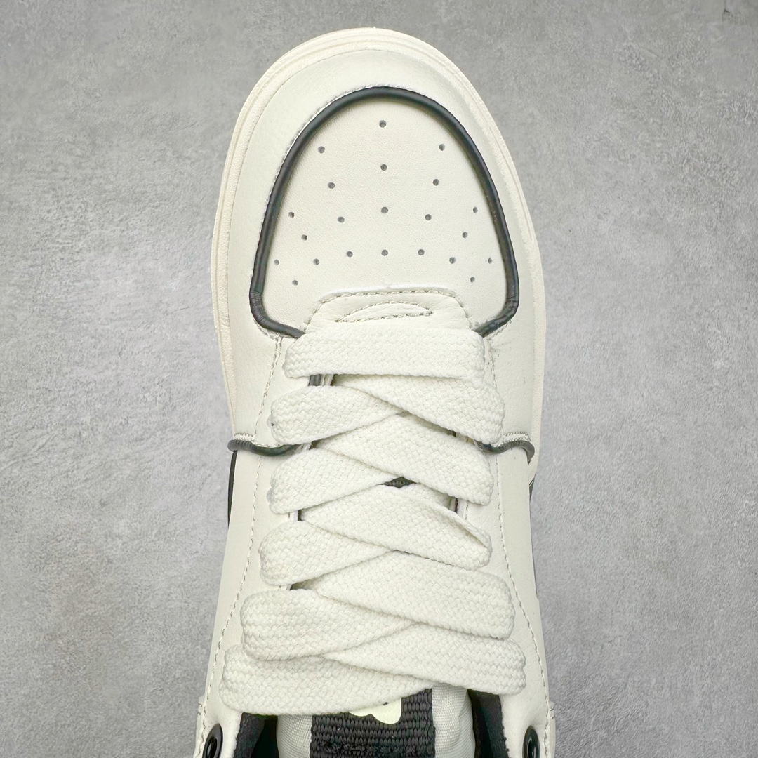 图片[4]-＃特价福利 MLB BigBall Chunky纽约洋基队增高复古风印花老爹鞋 MLB是韩国F&F旗下潮流服装品牌 拥有150年历史的经典传统 是街头文化和国际生活方式的领导者 MLB拥有包括男装、女装、童装、配饰在内的全品类服饰 提供覆盖各性别、各年龄层、From Head to Toe的穿搭装备 其产品结合了韩国的时尚造型与质感 展现了运动服饰也可以兼具时尚潮流的风格 在产品设计上 MLB不仅融合了美国职业棒球大联盟的各当家球队 更结合了棒球运动中的各个元素 复古风范自信控场 复古鞋型率先勾描独特的自我态度 在经典线条与时尚元素的精彩交织下刷新街头复古运动风潮 质感十足兼备卓越的舒适透气性能迎合夏日追求的自在脚感。尺码：36 37 38 39 40 41 42 43 44 45-选品中心