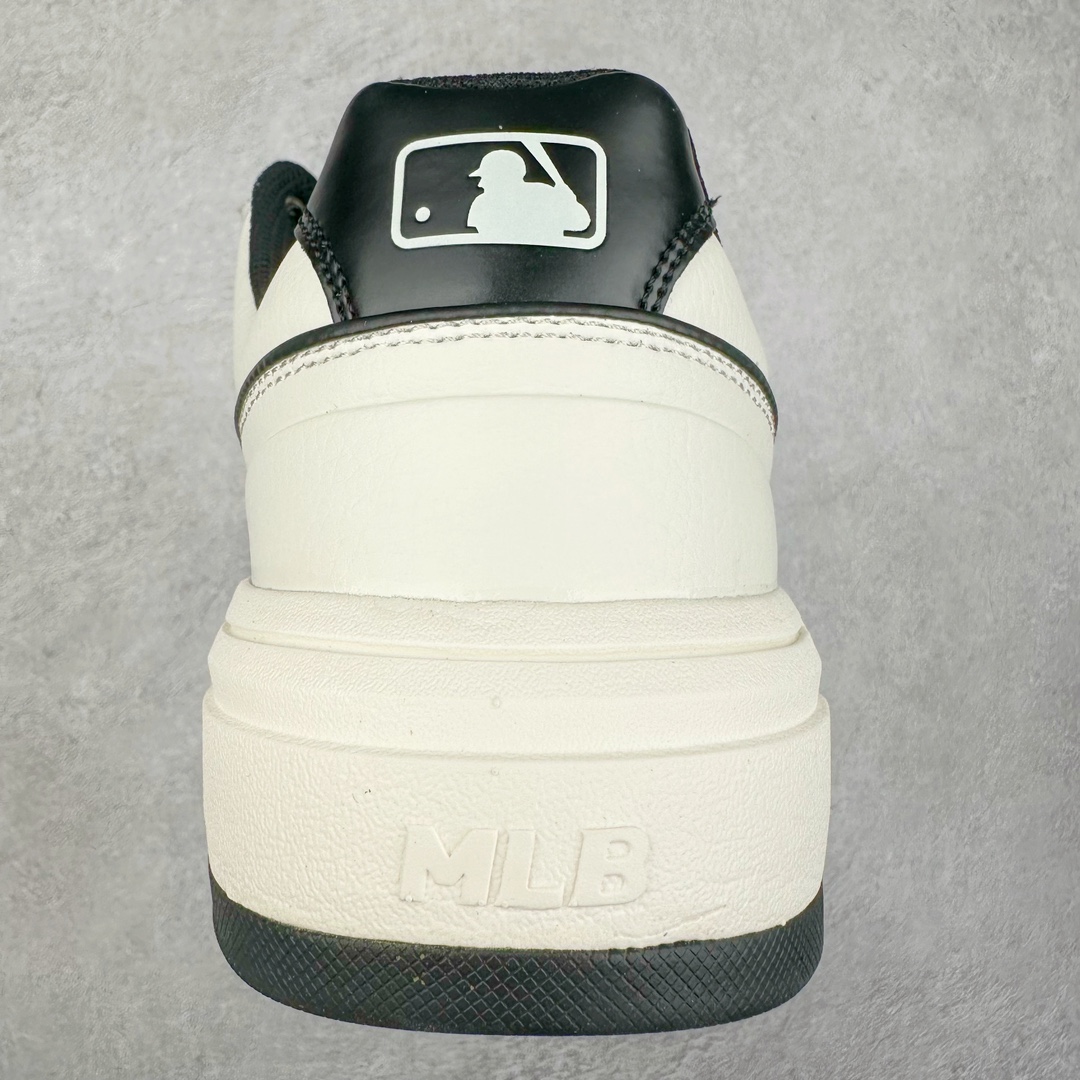 图片[8]-＃特价福利 MLB BigBall Chunky纽约洋基队增高复古风印花老爹鞋 MLB是韩国F&F旗下潮流服装品牌 拥有150年历史的经典传统 是街头文化和国际生活方式的领导者 MLB拥有包括男装、女装、童装、配饰在内的全品类服饰 提供覆盖各性别、各年龄层、From Head to Toe的穿搭装备 其产品结合了韩国的时尚造型与质感 展现了运动服饰也可以兼具时尚潮流的风格 在产品设计上 MLB不仅融合了美国职业棒球大联盟的各当家球队 更结合了棒球运动中的各个元素 复古风范自信控场 复古鞋型率先勾描独特的自我态度 在经典线条与时尚元素的精彩交织下刷新街头复古运动风潮 质感十足兼备卓越的舒适透气性能迎合夏日追求的自在脚感。尺码：36 37 38 39 40 41 42 43 44 45-选品中心