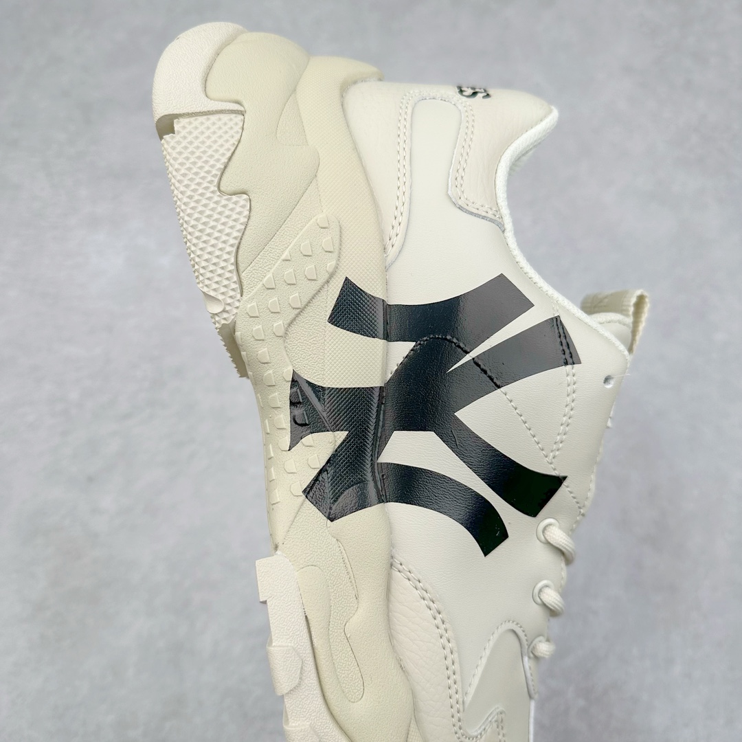 图片[6]-＃特价福利 MLB BigBall Chunky纽约洋基队增高复古风印花老爹鞋 MLB是韩国F&F旗下潮流服装品牌 拥有150年历史的经典传统 是街头文化和国际生活方式的领导者 MLB拥有包括男装、女装、童装、配饰在内的全品类服饰 提供覆盖各性别、各年龄层、From Head to Toe的穿搭装备 其产品结合了韩国的时尚造型与质感 展现了运动服饰也可以兼具时尚潮流的风格 在产品设计上 MLB不仅融合了美国职业棒球大联盟的各当家球队 更结合了棒球运动中的各个元素 复古风范自信控场 复古鞋型率先勾描独特的自我态度 在经典线条与时尚元素的精彩交织下刷新街头复古运动风潮 质感十足兼备卓越的舒适透气性能迎合夏日追求的自在脚感。尺码：36 37 38 39 40 41 42 43 44 45-选品中心