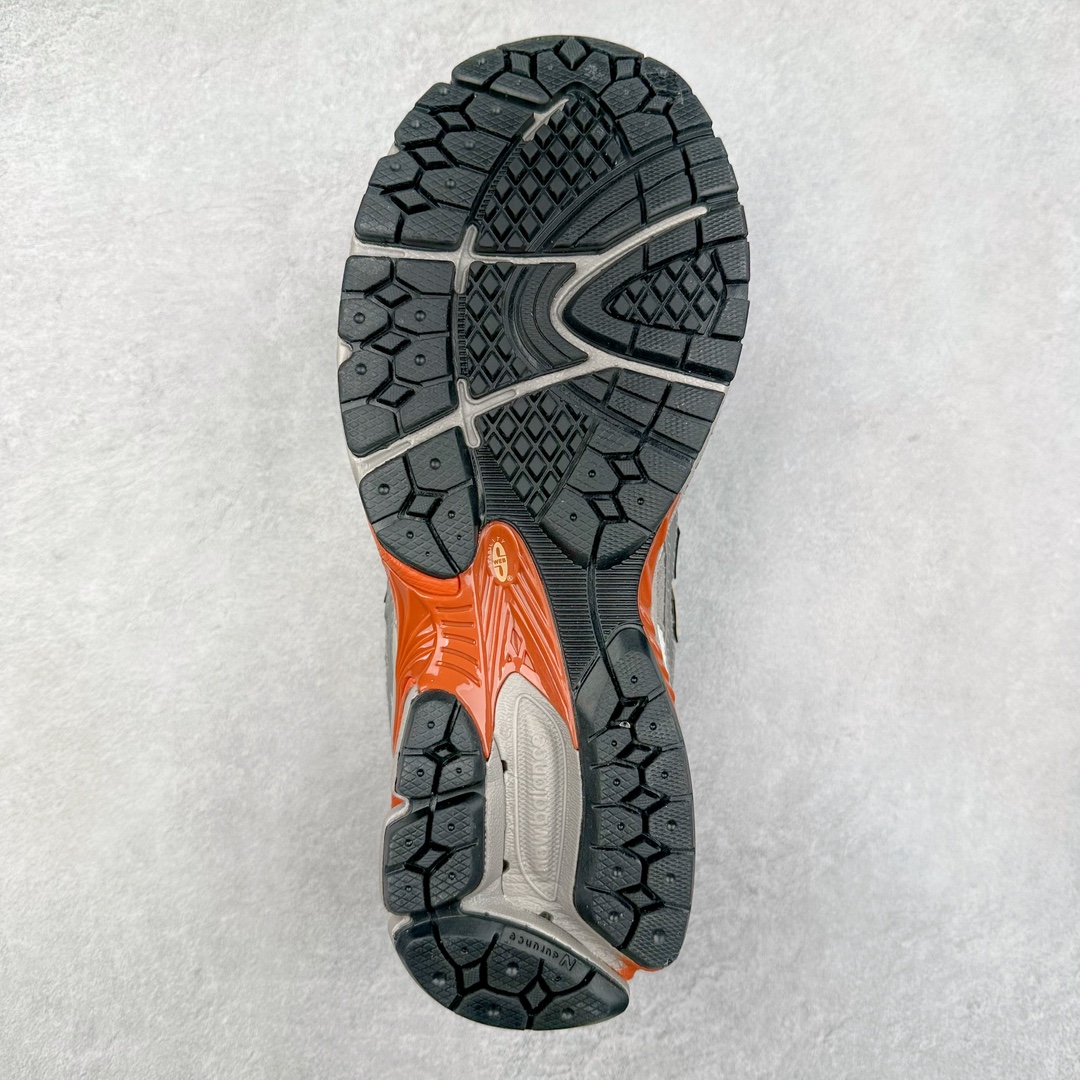 图片[9]-New Balance M1906R NB新百伦系列复古老爹风休闲运动慢跑鞋 采用轻质牛剖革拼接透气网眼衬垫织物鞋面材质 T-Beam大底提供足步弓支撑 保持步态稳定#后跟搭载外露缓震胶 鞋身整体以各种深浅不一的灰色覆盖 鞋头以淡蓝色调装饰，网眼衬垫通过不规律的色块实现做旧的美感 泛黄的鞋底更是进一步增添了复古气息 尺码：36 37 37.5 38 38.5 39.5 40 40.5 41.5 42 42.5 43 44 45-选品中心