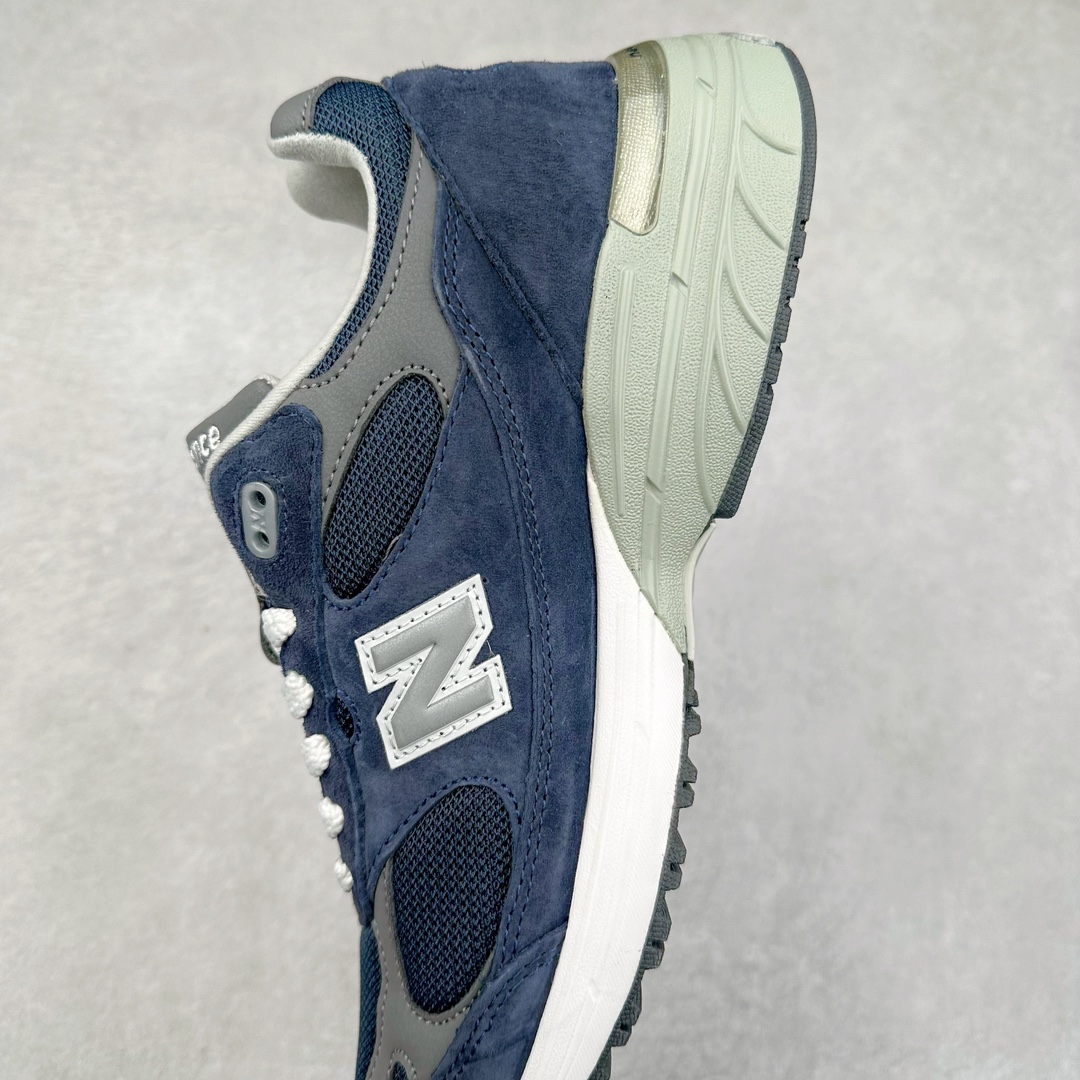 图片[7]-＃K版纯原 New Balance 新百伦NB993总统复古慢跑鞋 鞋身以网眼鞋面结合同色系优质麂皮革构成，鞋舌处点缀 New Balance Made In USA 同色系刺绣标识，彰显鞋款身份。鞋侧点缀银色 \\\”993\\\” 字样，丰富鞋身设计的同时，构建时尚外观。鞋款搭载 ABZORB 缓震系统，通过缓冲和抗压性的结合来吸收冲击力，舒适功能升级。同时搭配泛黄做旧中底，打造丰富层次感，缔造出色复古韵味。尺码：36 37 37.5 38 38.5 39 40 40.5 41.5 42 42.5 43 44 44.5 45-选品中心