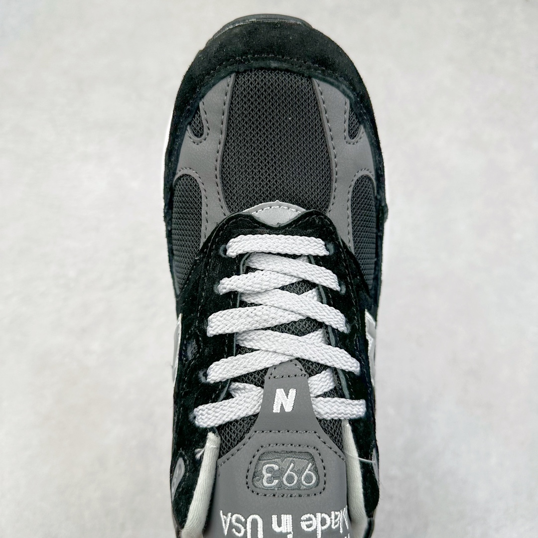 图片[4]-＃K版纯原 New Balance 新百伦NB993总统复古慢跑鞋 鞋身以网眼鞋面结合同色系优质麂皮革构成，鞋舌处点缀 New Balance Made In USA 同色系刺绣标识，彰显鞋款身份。鞋侧点缀银色 \\\”993\\\” 字样，丰富鞋身设计的同时，构建时尚外观。鞋款搭载 ABZORB 缓震系统，通过缓冲和抗压性的结合来吸收冲击力，舒适功能升级。同时搭配泛黄做旧中底，打造丰富层次感，缔造出色复古韵味。尺码：36 37 37.5 38 38.5 39 40 40.5 41.5 42 42.5 43 44 44.5 45-选品中心