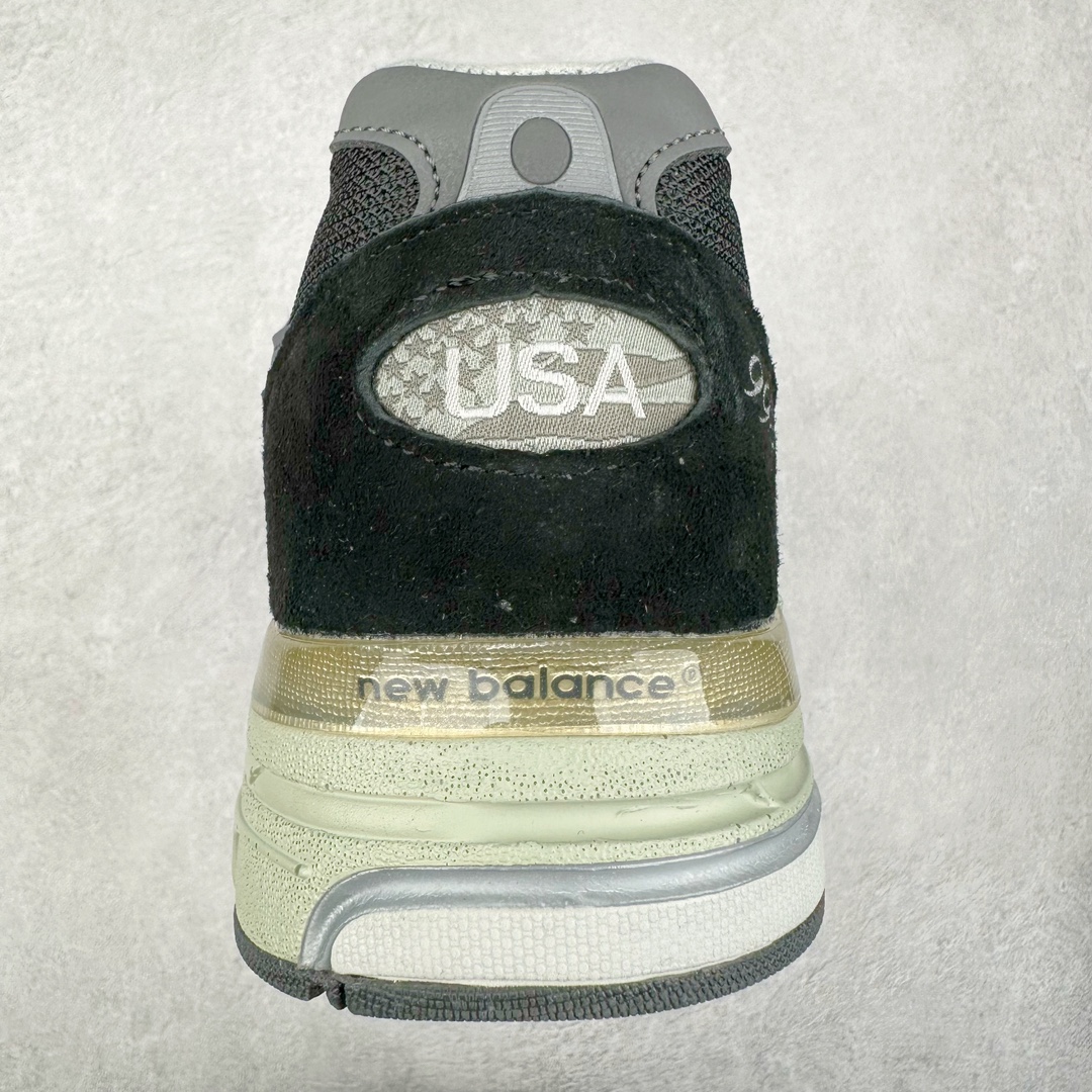图片[8]-＃K版纯原 New Balance 新百伦NB993总统复古慢跑鞋 鞋身以网眼鞋面结合同色系优质麂皮革构成，鞋舌处点缀 New Balance Made In USA 同色系刺绣标识，彰显鞋款身份。鞋侧点缀银色 \\\”993\\\” 字样，丰富鞋身设计的同时，构建时尚外观。鞋款搭载 ABZORB 缓震系统，通过缓冲和抗压性的结合来吸收冲击力，舒适功能升级。同时搭配泛黄做旧中底，打造丰富层次感，缔造出色复古韵味。尺码：36 37 37.5 38 38.5 39 40 40.5 41.5 42 42.5 43 44 44.5 45-选品中心