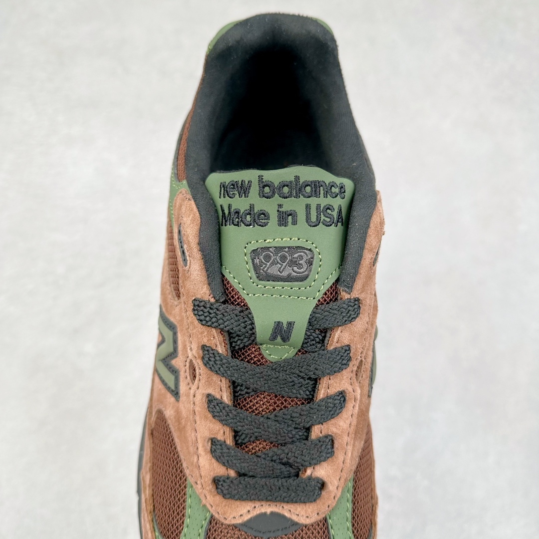 图片[5]-＃K版纯原 New Balance 新百伦NB993总统复古慢跑鞋 鞋身以网眼鞋面结合同色系优质麂皮革构成，鞋舌处点缀 New Balance Made In USA 同色系刺绣标识，彰显鞋款身份。鞋侧点缀银色 \\\”993\\\” 字样，丰富鞋身设计的同时，构建时尚外观。鞋款搭载 ABZORB 缓震系统，通过缓冲和抗压性的结合来吸收冲击力，舒适功能升级。同时搭配泛黄做旧中底，打造丰富层次感，缔造出色复古韵味。尺码：36 37 37.5 38 38.5 39 40 40.5 41.5 42 42.5 43 44 44.5 45-选品中心