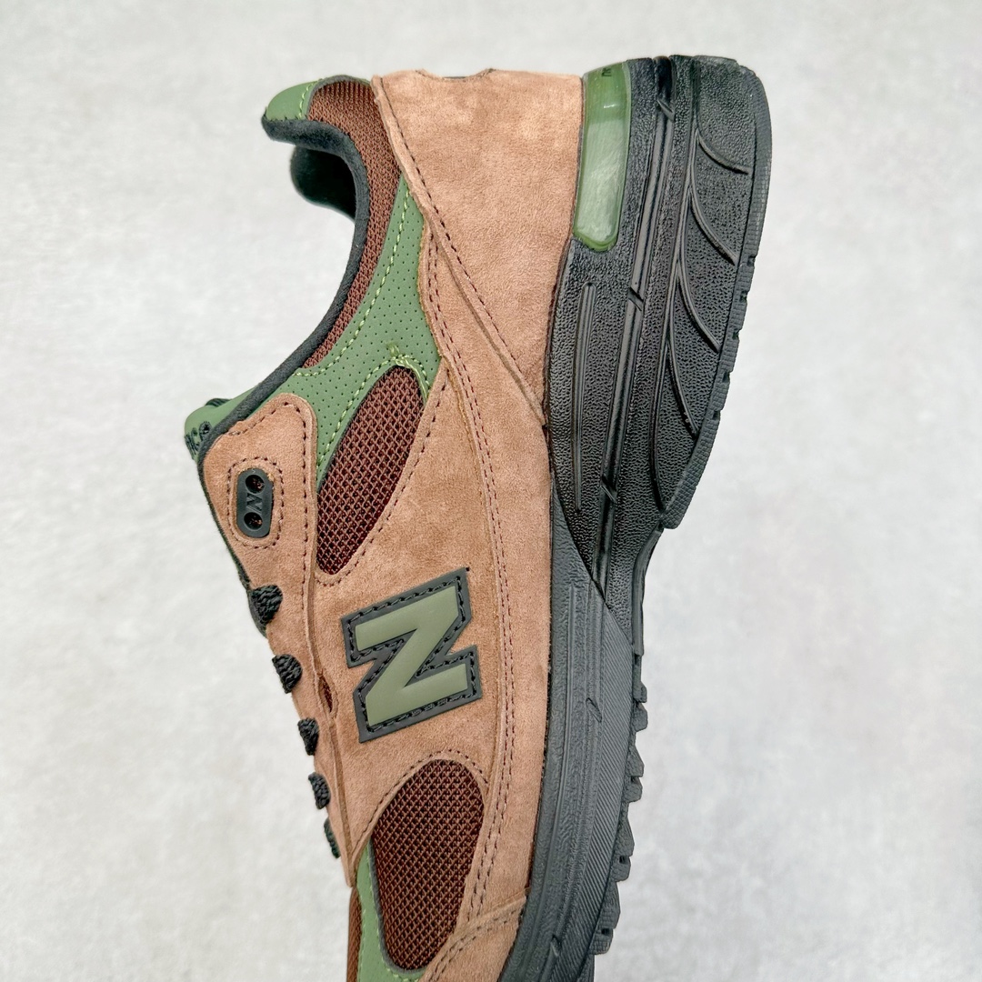 图片[7]-＃K版纯原 New Balance 新百伦NB993总统复古慢跑鞋 鞋身以网眼鞋面结合同色系优质麂皮革构成，鞋舌处点缀 New Balance Made In USA 同色系刺绣标识，彰显鞋款身份。鞋侧点缀银色 \\\”993\\\” 字样，丰富鞋身设计的同时，构建时尚外观。鞋款搭载 ABZORB 缓震系统，通过缓冲和抗压性的结合来吸收冲击力，舒适功能升级。同时搭配泛黄做旧中底，打造丰富层次感，缔造出色复古韵味。尺码：36 37 37.5 38 38.5 39 40 40.5 41.5 42 42.5 43 44 44.5 45-选品中心