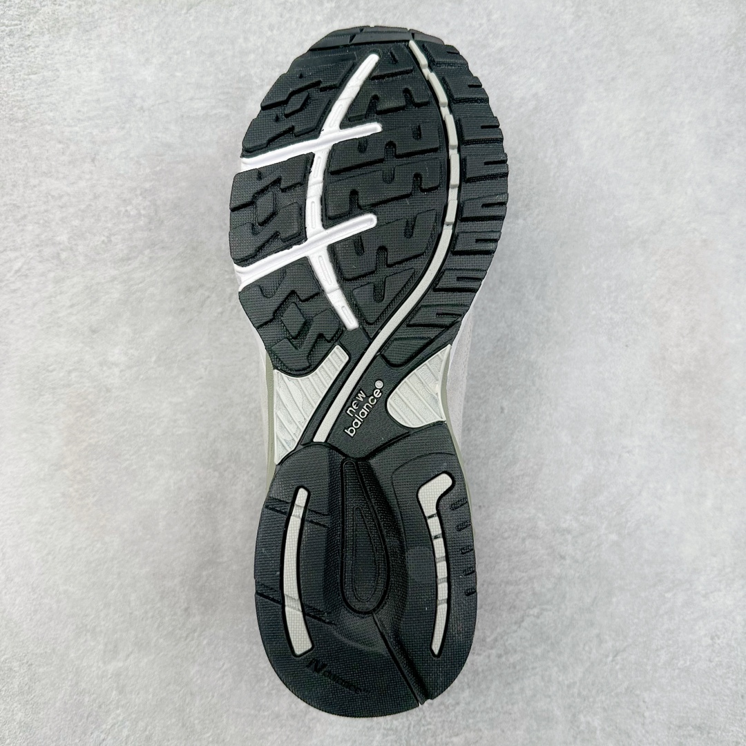 图片[9]-＃K版纯原 New Balance 新百伦NB993总统复古慢跑鞋 鞋身以网眼鞋面结合同色系优质麂皮革构成，鞋舌处点缀 New Balance Made In USA 同色系刺绣标识，彰显鞋款身份。鞋侧点缀银色 \\\”993\\\” 字样，丰富鞋身设计的同时，构建时尚外观。鞋款搭载 ABZORB 缓震系统，通过缓冲和抗压性的结合来吸收冲击力，舒适功能升级。同时搭配泛黄做旧中底，打造丰富层次感，缔造出色复古韵味。尺码：36 37 37.5 38 38.5 39 40 40.5 41.5 42 42.5 43 44 44.5 45-选品中心