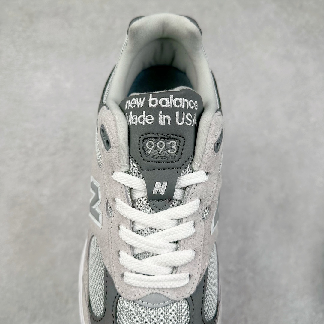 图片[5]-＃K版纯原 New Balance 新百伦NB993总统复古慢跑鞋 鞋身以网眼鞋面结合同色系优质麂皮革构成，鞋舌处点缀 New Balance Made In USA 同色系刺绣标识，彰显鞋款身份。鞋侧点缀银色 \\\”993\\\” 字样，丰富鞋身设计的同时，构建时尚外观。鞋款搭载 ABZORB 缓震系统，通过缓冲和抗压性的结合来吸收冲击力，舒适功能升级。同时搭配泛黄做旧中底，打造丰富层次感，缔造出色复古韵味。尺码：36 37 37.5 38 38.5 39 40 40.5 41.5 42 42.5 43 44 44.5 45-选品中心