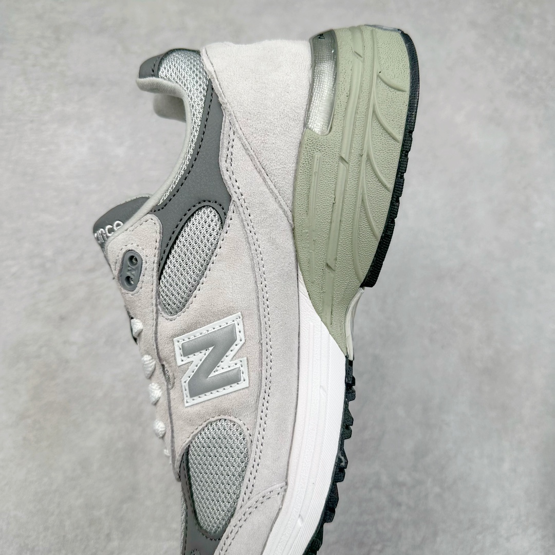 图片[7]-＃K版纯原 New Balance 新百伦NB993总统复古慢跑鞋 鞋身以网眼鞋面结合同色系优质麂皮革构成，鞋舌处点缀 New Balance Made In USA 同色系刺绣标识，彰显鞋款身份。鞋侧点缀银色 \\\”993\\\” 字样，丰富鞋身设计的同时，构建时尚外观。鞋款搭载 ABZORB 缓震系统，通过缓冲和抗压性的结合来吸收冲击力，舒适功能升级。同时搭配泛黄做旧中底，打造丰富层次感，缔造出色复古韵味。尺码：36 37 37.5 38 38.5 39 40 40.5 41.5 42 42.5 43 44 44.5 45-选品中心