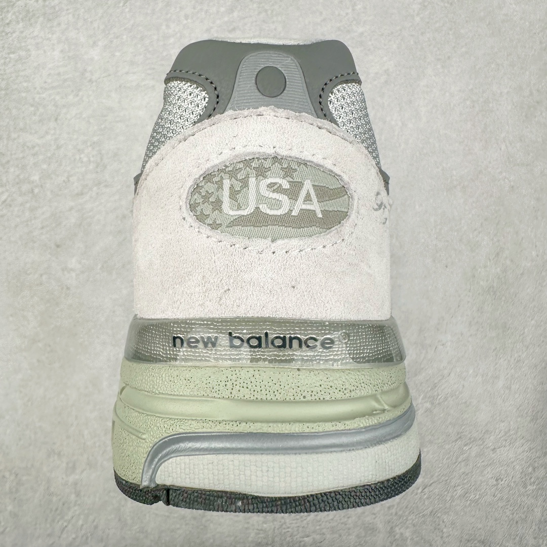 图片[8]-＃K版纯原 New Balance 新百伦NB993总统复古慢跑鞋 鞋身以网眼鞋面结合同色系优质麂皮革构成，鞋舌处点缀 New Balance Made In USA 同色系刺绣标识，彰显鞋款身份。鞋侧点缀银色 \\\”993\\\” 字样，丰富鞋身设计的同时，构建时尚外观。鞋款搭载 ABZORB 缓震系统，通过缓冲和抗压性的结合来吸收冲击力，舒适功能升级。同时搭配泛黄做旧中底，打造丰富层次感，缔造出色复古韵味。尺码：36 37 37.5 38 38.5 39 40 40.5 41.5 42 42.5 43 44 44.5 45-选品中心