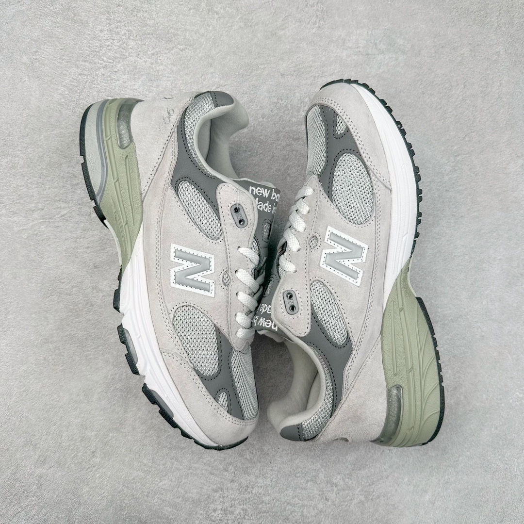 图片[3]-＃K版纯原 New Balance 新百伦NB993总统复古慢跑鞋 鞋身以网眼鞋面结合同色系优质麂皮革构成，鞋舌处点缀 New Balance Made In USA 同色系刺绣标识，彰显鞋款身份。鞋侧点缀银色 \\\”993\\\” 字样，丰富鞋身设计的同时，构建时尚外观。鞋款搭载 ABZORB 缓震系统，通过缓冲和抗压性的结合来吸收冲击力，舒适功能升级。同时搭配泛黄做旧中底，打造丰富层次感，缔造出色复古韵味。尺码：36 37 37.5 38 38.5 39 40 40.5 41.5 42 42.5 43 44 44.5 45-选品中心
