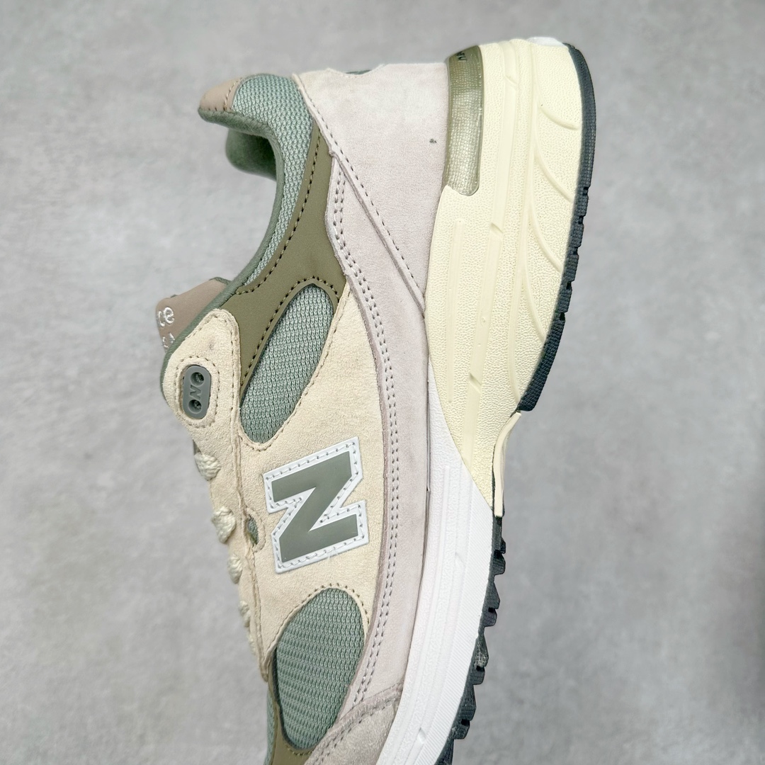 图片[7]-＃K版纯原 New Balance 新百伦NB993总统复古慢跑鞋 鞋身以网眼鞋面结合同色系优质麂皮革构成，鞋舌处点缀 New Balance Made In USA 同色系刺绣标识，彰显鞋款身份。鞋侧点缀银色 \\\”993\\\” 字样，丰富鞋身设计的同时，构建时尚外观。鞋款搭载 ABZORB 缓震系统，通过缓冲和抗压性的结合来吸收冲击力，舒适功能升级。同时搭配泛黄做旧中底，打造丰富层次感，缔造出色复古韵味。尺码：36 37 37.5 38 38.5 39 40 40.5 41.5 42 42.5 43 44 44.5 45-选品中心