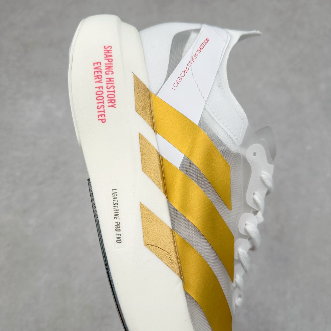 图片[6]-AD Adizero Eva SL M 零度进化版系列低帮轻便透气竞速休闲运动慢跑鞋 IH5568 相信大家对去年 adidas 横空出世的「顶级超跑」adiZero Adios Pro EVO 1 记忆犹新！不仅登顶阿迪史上最轻跑鞋宝座，更在接下来的全球马拉松赛事中，持续书写着惊人成绩，被网友戏称新一代「阿迪神鞋」全网刷屏！极简设计语言与强烈速度感和存在感的鞋侧三线，让人过目不忘，特别种草！其中定位于中长跑训练的 adidas Adizero Evo SL，整体外观造型与 adiZero Adios Pro EVO 1 非常相似。中底配置方面搭载全掌 Lightstrike Pro，鞋面采用透气网面示人，契合日常训练鞋的定位，更加耐用。外底给到了马牌橡胶，及类似上代竞速旗舰 adidas Adizero Adios Pro 3 区域分布。整体看下来无论是外观的鲜明辨识度，还是配置的扎实程度都很顶。尺码：36 36⅔ 37⅓ 38 38⅔ 39⅓ 40 40⅔ 41⅓ 42 42⅔ 43⅓ 44 45-选品中心