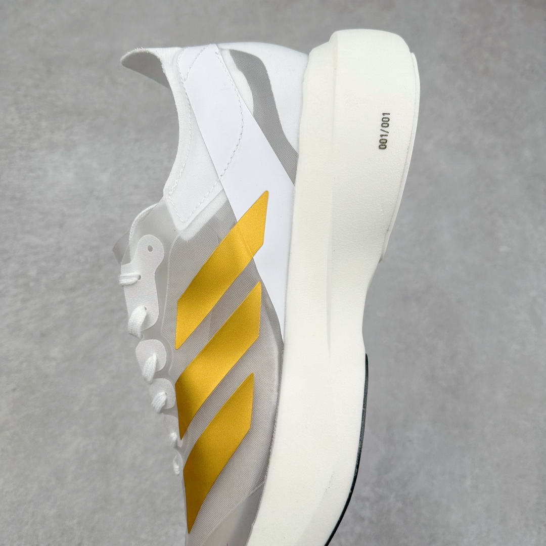 图片[7]-AD Adizero Eva SL M 零度进化版系列低帮轻便透气竞速休闲运动慢跑鞋 IH5568 相信大家对去年 adidas 横空出世的「顶级超跑」adiZero Adios Pro EVO 1 记忆犹新！不仅登顶阿迪史上最轻跑鞋宝座，更在接下来的全球马拉松赛事中，持续书写着惊人成绩，被网友戏称新一代「阿迪神鞋」全网刷屏！极简设计语言与强烈速度感和存在感的鞋侧三线，让人过目不忘，特别种草！其中定位于中长跑训练的 adidas Adizero Evo SL，整体外观造型与 adiZero Adios Pro EVO 1 非常相似。中底配置方面搭载全掌 Lightstrike Pro，鞋面采用透气网面示人，契合日常训练鞋的定位，更加耐用。外底给到了马牌橡胶，及类似上代竞速旗舰 adidas Adizero Adios Pro 3 区域分布。整体看下来无论是外观的鲜明辨识度，还是配置的扎实程度都很顶。尺码：36 36⅔ 37⅓ 38 38⅔ 39⅓ 40 40⅔ 41⅓ 42 42⅔ 43⅓ 44 45-选品中心