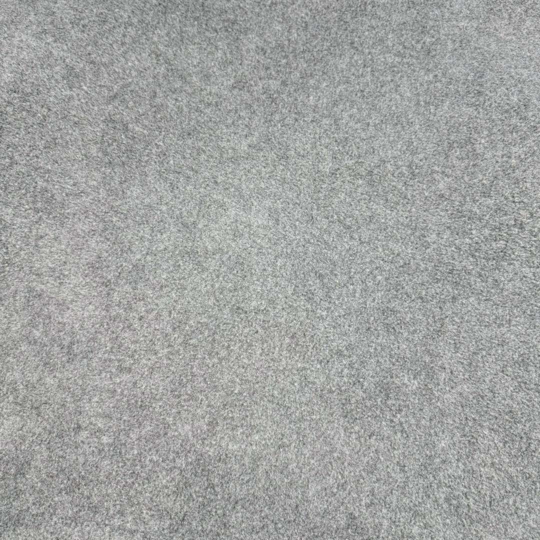 图片[13]-＃GD广顶 MIU MIU SS24 缪缪字母Logo刺绣立领拉链夹克外套 女款 灰色 采用定制双面绒面料（并非市场低端摇粒绒）定制纯铜电镀拉链头、抽绳头非常有份量 市场货非常轻 内里做工依旧是奢侈品该有的包股包边 口袋包边车暗线 细节非常完美版型非常大 建议买小一码 尺码：34 36 38 40 42-选品中心