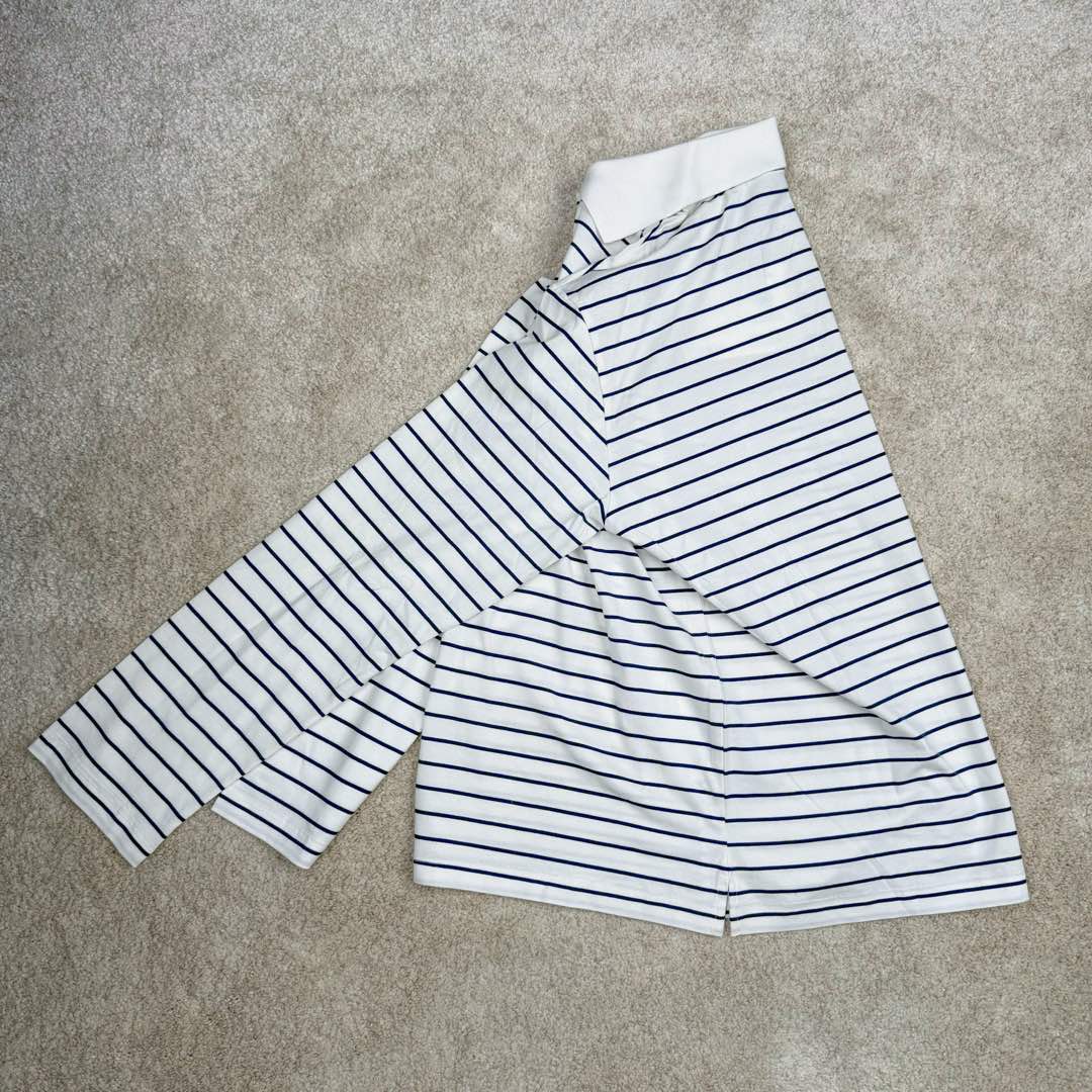 图片[4]-＃GD广顶 MiuMiu 缪缪100支超细腻条纹polo长袖 面料采用定制100支超细腻双纱纯棉面料，质感非常好，市场货全部都是32支现货代替，这件衣服正反面全部对条纹非常费面料！胸口上的字母条纹和底部的条纹必须对上（市场版本工艺对不上直接字母用的白色的，穿出去一眼假）领子定制横机螺纹，纽扣天然贝母扣！三标吊牌全部同步专柜（吊牌附送说明书且颜色正确，市场吊牌偏粉，正品吊牌颜色饱和度更低 尺码：S M L XL-选品中心