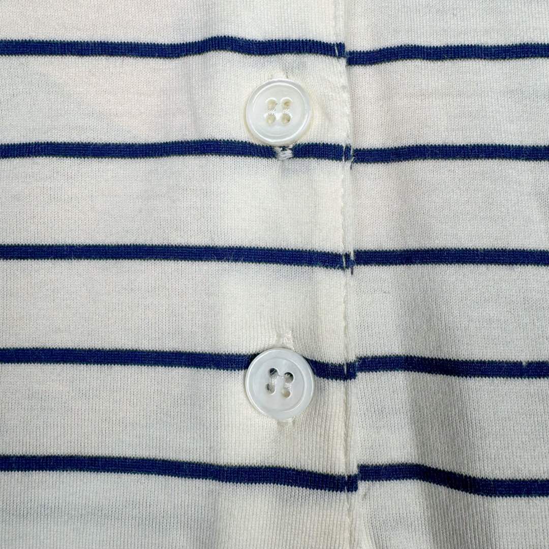 图片[11]-＃GD广顶 MiuMiu 缪缪100支超细腻条纹polo长袖 面料采用定制100支超细腻双纱纯棉面料，质感非常好，市场货全部都是32支现货代替，这件衣服正反面全部对条纹非常费面料！胸口上的字母条纹和底部的条纹必须对上（市场版本工艺对不上直接字母用的白色的，穿出去一眼假）领子定制横机螺纹，纽扣天然贝母扣！三标吊牌全部同步专柜（吊牌附送说明书且颜色正确，市场吊牌偏粉，正品吊牌颜色饱和度更低 尺码：S M L XL-选品中心