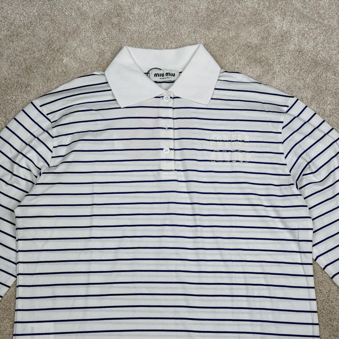 图片[5]-＃GD广顶 MiuMiu 缪缪100支超细腻条纹polo长袖 面料采用定制100支超细腻双纱纯棉面料，质感非常好，市场货全部都是32支现货代替，这件衣服正反面全部对条纹非常费面料！胸口上的字母条纹和底部的条纹必须对上（市场版本工艺对不上直接字母用的白色的，穿出去一眼假）领子定制横机螺纹，纽扣天然贝母扣！三标吊牌全部同步专柜（吊牌附送说明书且颜色正确，市场吊牌偏粉，正品吊牌颜色饱和度更低 尺码：S M L XL-选品中心