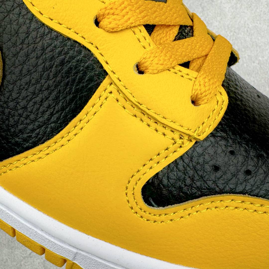 图片[14]-＃S2纯原 Wu-Tang x NK Dunk High 舒适百搭防滑耐磨高帮板鞋 黄黑色 HJ4320-001 独家原厂航空铝磨具打磨大底 鞋头坡度极致还原 原盒原配 圈内天花板工艺 原厂冲刀 超高清洁度 全鞋零毛边皮料切割 全套原楦原模倾力打造完美版型 采用原厂百宏鞋带以及原厂百宏织唛舌标 内标可供原厂几率过验 原厂中底布黄色点胶 原厂中底布拉帮走线遵循公司‼️尺码：36 36.5 37.5 38 38.5 39 40 40.5 41 42 42.5 43 44 44.5 45 46 47.5-选品中心