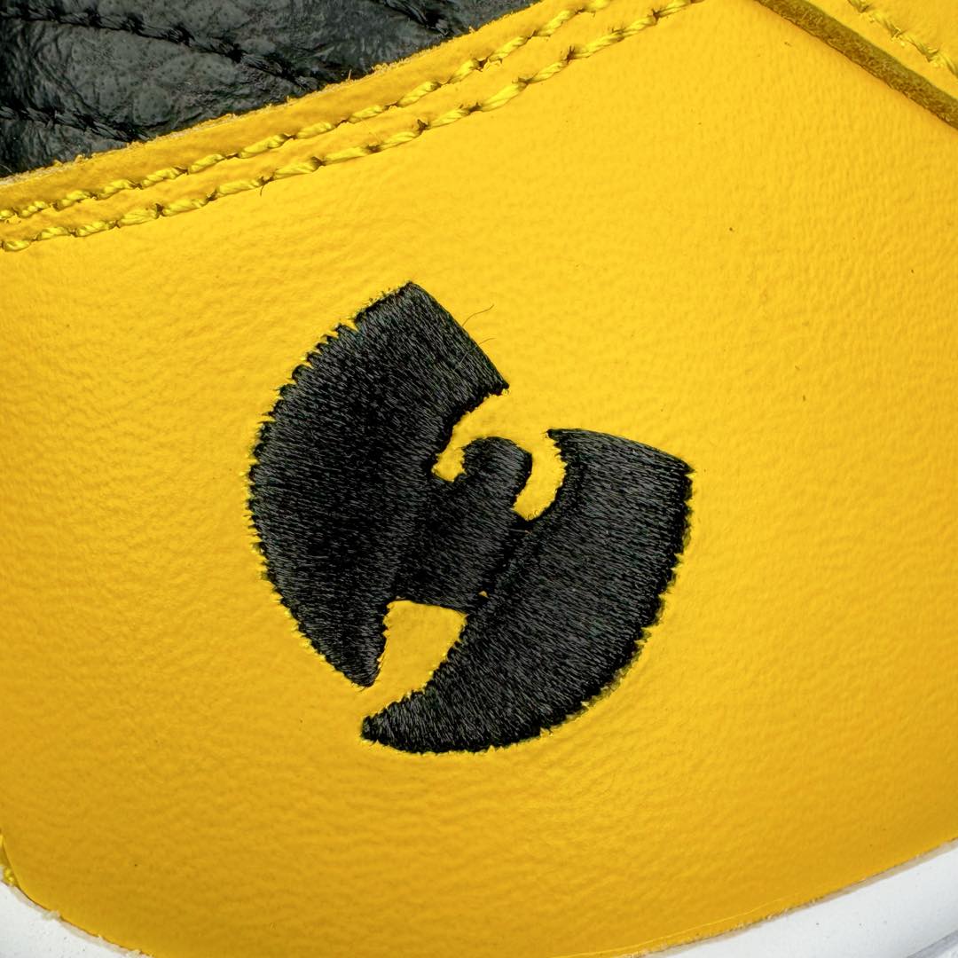 图片[17]-＃S2纯原 Wu-Tang x NK Dunk High 舒适百搭防滑耐磨高帮板鞋 黄黑色 HJ4320-001 独家原厂航空铝磨具打磨大底 鞋头坡度极致还原 原盒原配 圈内天花板工艺 原厂冲刀 超高清洁度 全鞋零毛边皮料切割 全套原楦原模倾力打造完美版型 采用原厂百宏鞋带以及原厂百宏织唛舌标 内标可供原厂几率过验 原厂中底布黄色点胶 原厂中底布拉帮走线遵循公司‼️尺码：36 36.5 37.5 38 38.5 39 40 40.5 41 42 42.5 43 44 44.5 45 46 47.5-选品中心