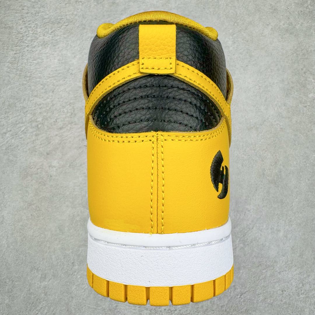 图片[8]-＃S2纯原 Wu-Tang x NK Dunk High 舒适百搭防滑耐磨高帮板鞋 黄黑色 HJ4320-001 独家原厂航空铝磨具打磨大底 鞋头坡度极致还原 原盒原配 圈内天花板工艺 原厂冲刀 超高清洁度 全鞋零毛边皮料切割 全套原楦原模倾力打造完美版型 采用原厂百宏鞋带以及原厂百宏织唛舌标 内标可供原厂几率过验 原厂中底布黄色点胶 原厂中底布拉帮走线遵循公司‼️尺码：36 36.5 37.5 38 38.5 39 40 40.5 41 42 42.5 43 44 44.5 45 46 47.5-选品中心