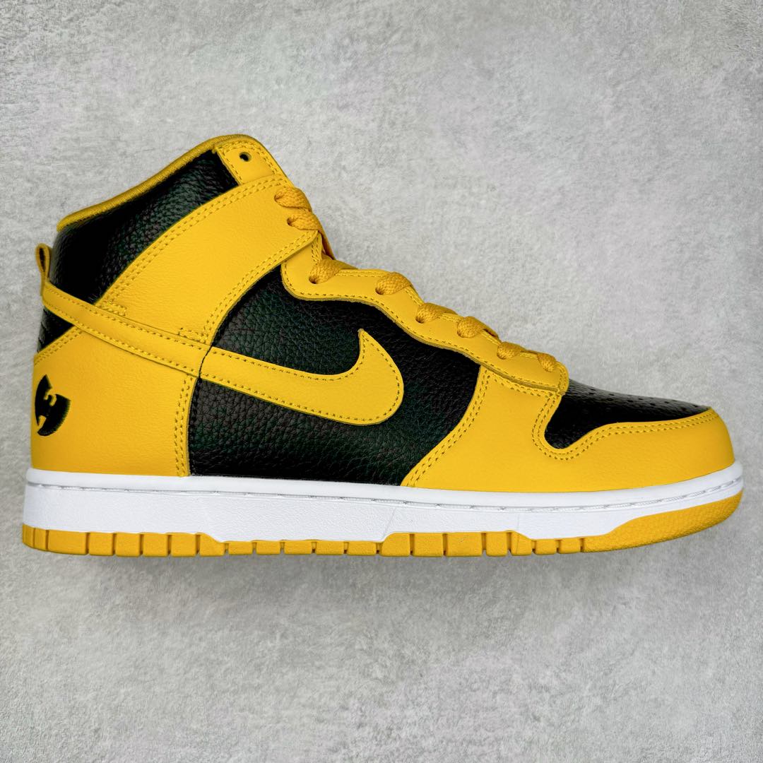 ＃S2纯原 Wu-Tang x NK Dunk High 舒适百搭防滑耐磨高帮板鞋 黄黑色 HJ4320-001 独家原厂航空铝磨具打磨大底 鞋头坡度极致还原 原盒原配 圈内天花板工艺 原厂冲刀 超高清洁度 全鞋零毛边皮料切割 全套原楦原模倾力打造完美版型 采用原厂百宏鞋带以及原厂百宏织唛舌标 内标可供原厂几率过验 原厂中底布黄色点胶 原厂中底布拉帮走线遵循公司‼️尺码：36 36.5 37.5 38 38.5 39 40 40.5 41 42 42.5 43 44 44.5 45 46 47.5-选品中心