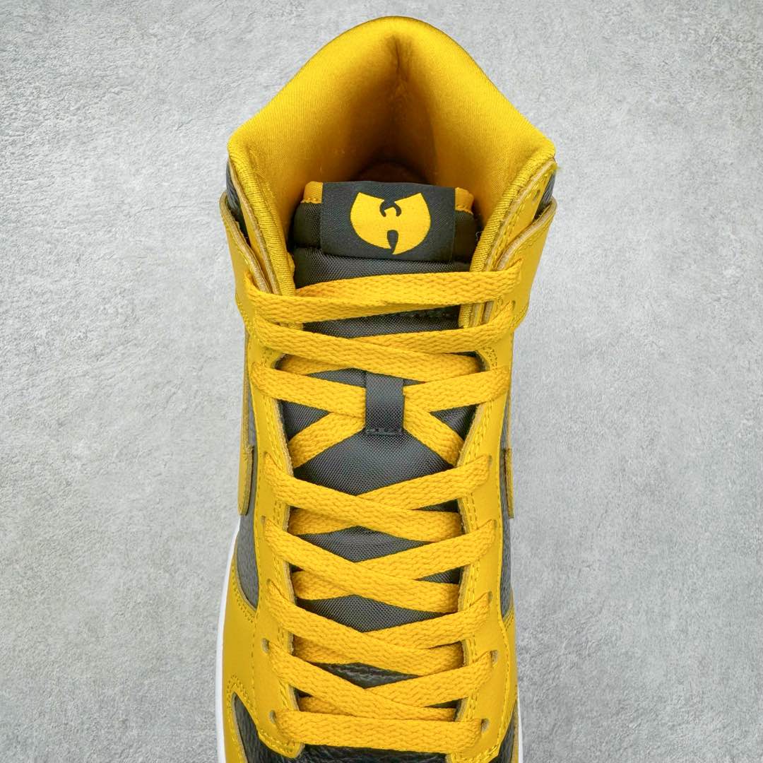 图片[5]-＃S2纯原 Wu-Tang x NK Dunk High 舒适百搭防滑耐磨高帮板鞋 黄黑色 HJ4320-001 独家原厂航空铝磨具打磨大底 鞋头坡度极致还原 原盒原配 圈内天花板工艺 原厂冲刀 超高清洁度 全鞋零毛边皮料切割 全套原楦原模倾力打造完美版型 采用原厂百宏鞋带以及原厂百宏织唛舌标 内标可供原厂几率过验 原厂中底布黄色点胶 原厂中底布拉帮走线遵循公司‼️尺码：36 36.5 37.5 38 38.5 39 40 40.5 41 42 42.5 43 44 44.5 45 46 47.5-选品中心