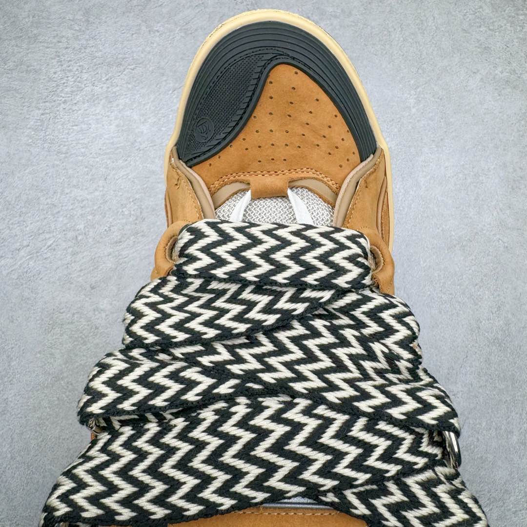 图片[4]-＃GD广顶 Lanvin Leather Curb Sneakers浪凡面包鞋 Leather是一款灵感源自90年代的运动鞋 设计自信 尺寸夸张 这款鞋由纳帕小牛皮、翻毛皮和网眼布制成 圆润的外形、加垫的鞋舌和弯曲的金属孔眼使这款精心打造的鞋格外舒适 尺码：35 36 37 38 39 40 41 42 43 44 45 46-选品中心