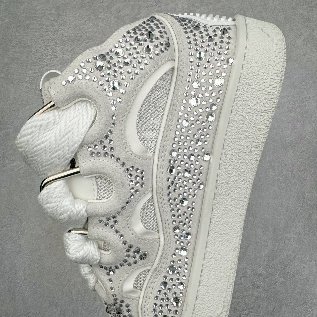 图片[7]-＃GD广顶 Lanvin Leather Curb Sneakers浪凡面包鞋 Leather是一款灵感源自90年代的运动鞋 设计自信 尺寸夸张 这款鞋由纳帕小牛皮、翻毛皮和网眼布制成 圆润的外形、加垫的鞋舌和弯曲的金属孔眼使这款精心打造的鞋格外舒适 尺码：35 36 37 38 39 40 41 42 43 44 45 46-选品中心