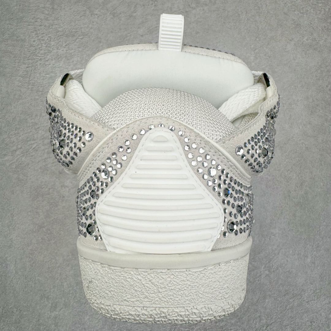 图片[8]-＃GD广顶 Lanvin Leather Curb Sneakers浪凡面包鞋 Leather是一款灵感源自90年代的运动鞋 设计自信 尺寸夸张 这款鞋由纳帕小牛皮、翻毛皮和网眼布制成 圆润的外形、加垫的鞋舌和弯曲的金属孔眼使这款精心打造的鞋格外舒适 尺码：35 36 37 38 39 40 41 42 43 44 45 46-选品中心