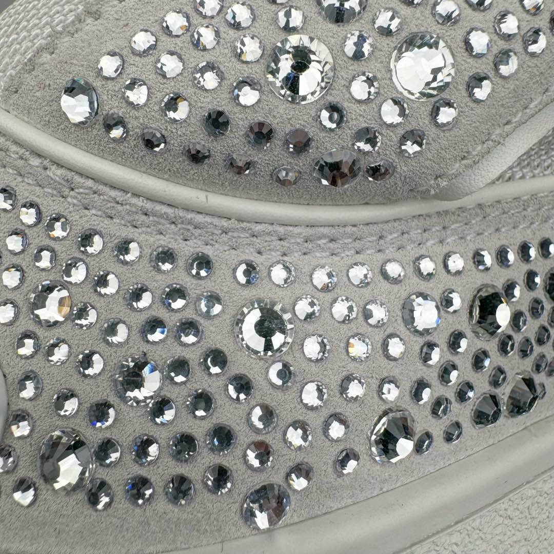 图片[15]-＃GD广顶 Lanvin Leather Curb Sneakers浪凡面包鞋 Leather是一款灵感源自90年代的运动鞋 设计自信 尺寸夸张 这款鞋由纳帕小牛皮、翻毛皮和网眼布制成 圆润的外形、加垫的鞋舌和弯曲的金属孔眼使这款精心打造的鞋格外舒适 尺码：35 36 37 38 39 40 41 42 43 44 45 46-选品中心