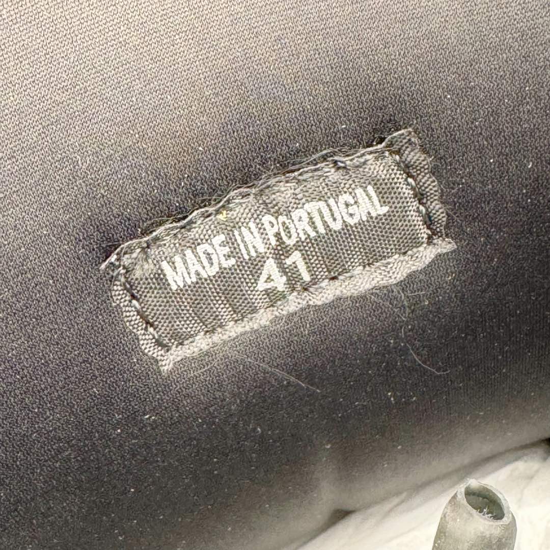 图片[10]-＃GD广顶 Lanvin Leather Curb Sneakers浪凡面包鞋 Leather是一款灵感源自90年代的运动鞋 设计自信 尺寸夸张 这款鞋由纳帕小牛皮、翻毛皮和网眼布制成 圆润的外形、加垫的鞋舌和弯曲的金属孔眼使这款精心打造的鞋格外舒适 尺码：35 36 37 38 39 40 41 42 43 44 45 46-选品中心