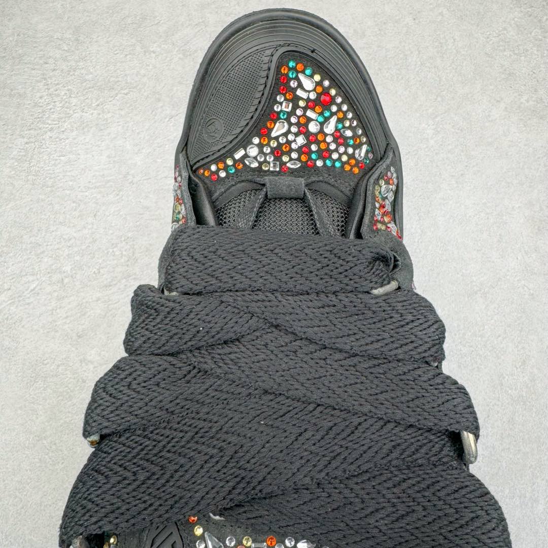 图片[4]-＃GD广顶 Lanvin Leather Curb Sneakers浪凡面包鞋 Leather是一款灵感源自90年代的运动鞋 设计自信 尺寸夸张 这款鞋由纳帕小牛皮、翻毛皮和网眼布制成 圆润的外形、加垫的鞋舌和弯曲的金属孔眼使这款精心打造的鞋格外舒适 尺码：35 36 37 38 39 40 41 42 43 44 45 46-选品中心