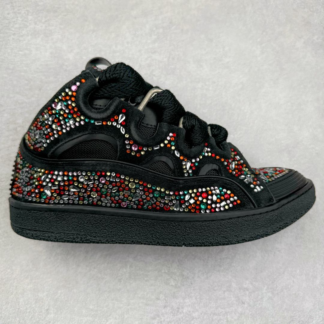 图片[2]-＃GD广顶 Lanvin Leather Curb Sneakers浪凡面包鞋 Leather是一款灵感源自90年代的运动鞋 设计自信 尺寸夸张 这款鞋由纳帕小牛皮、翻毛皮和网眼布制成 圆润的外形、加垫的鞋舌和弯曲的金属孔眼使这款精心打造的鞋格外舒适 尺码：35 36 37 38 39 40 41 42 43 44 45 46-选品中心