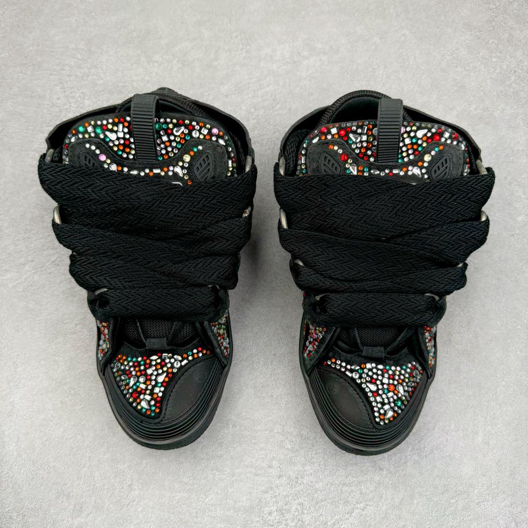 图片[2]-＃GD广顶 Lanvin Leather Curb Sneakers浪凡面包鞋 Leather是一款灵感源自90年代的运动鞋 设计自信 尺寸夸张 这款鞋由纳帕小牛皮、翻毛皮和网眼布制成 圆润的外形、加垫的鞋舌和弯曲的金属孔眼使这款精心打造的鞋格外舒适 尺码：35 36 37 38 39 40 41 42 43 44 45 46-选品中心