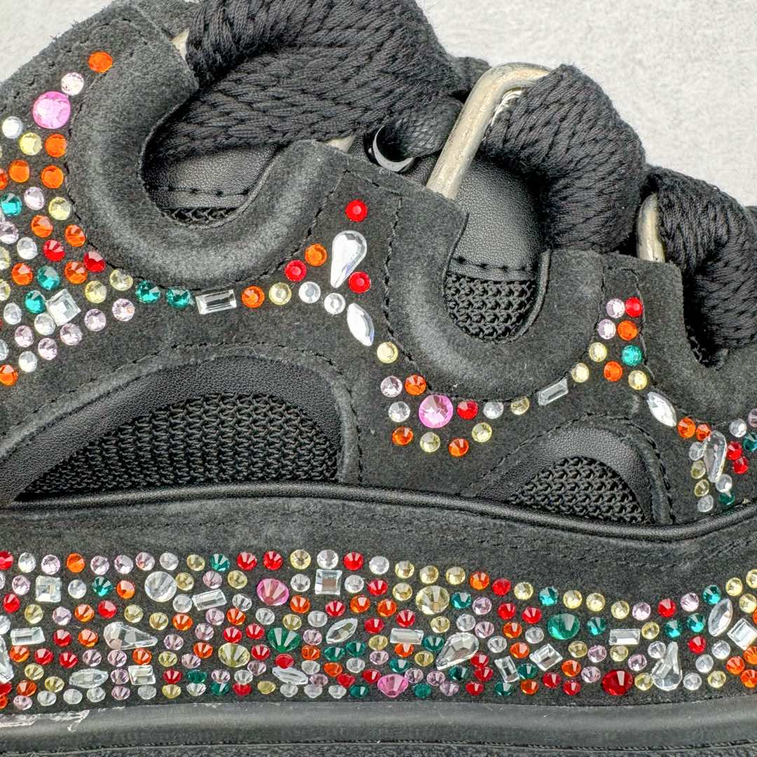 图片[17]-＃GD广顶 Lanvin Leather Curb Sneakers浪凡面包鞋 Leather是一款灵感源自90年代的运动鞋 设计自信 尺寸夸张 这款鞋由纳帕小牛皮、翻毛皮和网眼布制成 圆润的外形、加垫的鞋舌和弯曲的金属孔眼使这款精心打造的鞋格外舒适 尺码：35 36 37 38 39 40 41 42 43 44 45 46-选品中心