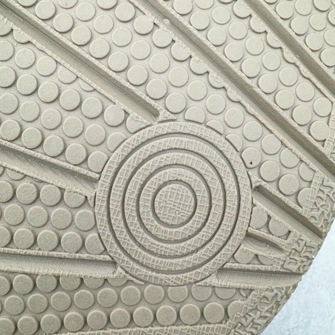 图片[18]-＃GD广顶 Lanvin Leather Curb Sneakers浪凡面包鞋 Leather是一款灵感源自90年代的运动鞋 设计自信 尺寸夸张 这款鞋由纳帕小牛皮、翻毛皮和网眼布制成 圆润的外形、加垫的鞋舌和弯曲的金属孔眼使这款精心打造的鞋格外舒适 尺码：35 36 37 38 39 40 41 42 43 44 45 46-选品中心