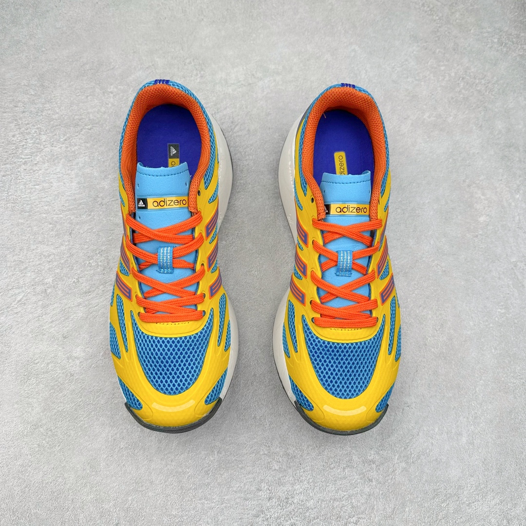 图片[2]-AD Adizero Aruku 全新跑鞋 JH8074 以永动机为灵感的前卫造型 以及时下流行的厚底设定 让人无比期待 “Aruku” 在日文中是行走的意思 昭示了这是一双定位于大众日常训练或慢跑的鞋款 黑、白、红三色的撞色外观 搭配街头感、现代感十足的鞋面线条勾勒 格外引人注目 搭配丰沛的全新 Swirlfoam 泡棉厚底 虽然不像顶级竞速跑鞋那般极致 但也将日常舒适和时尚颜值平衡到位 尺码：36 36.5 37.5 38 38.5 39 40 40.5 41 42 42.5 43 44 44.5 45-选品中心