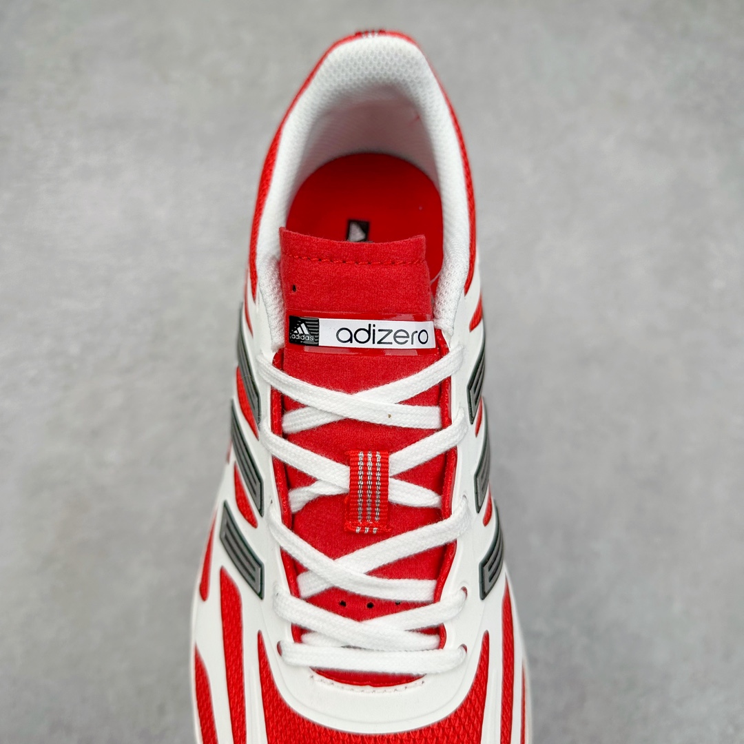 图片[5]-AD Adizero Aruku 全新跑鞋 JI0308 以永动机为灵感的前卫造型 以及时下流行的厚底设定 让人无比期待 “Aruku” 在日文中是行走的意思 昭示了这是一双定位于大众日常训练或慢跑的鞋款 黑、白、红三色的撞色外观 搭配街头感、现代感十足的鞋面线条勾勒 格外引人注目 搭配丰沛的全新 Swirlfoam 泡棉厚底 虽然不像顶级竞速跑鞋那般极致 但也将日常舒适和时尚颜值平衡到位 尺码：36 36.5 37.5 38 38.5 39 40 40.5 41 42 42.5 43 44 44.5 45-选品中心