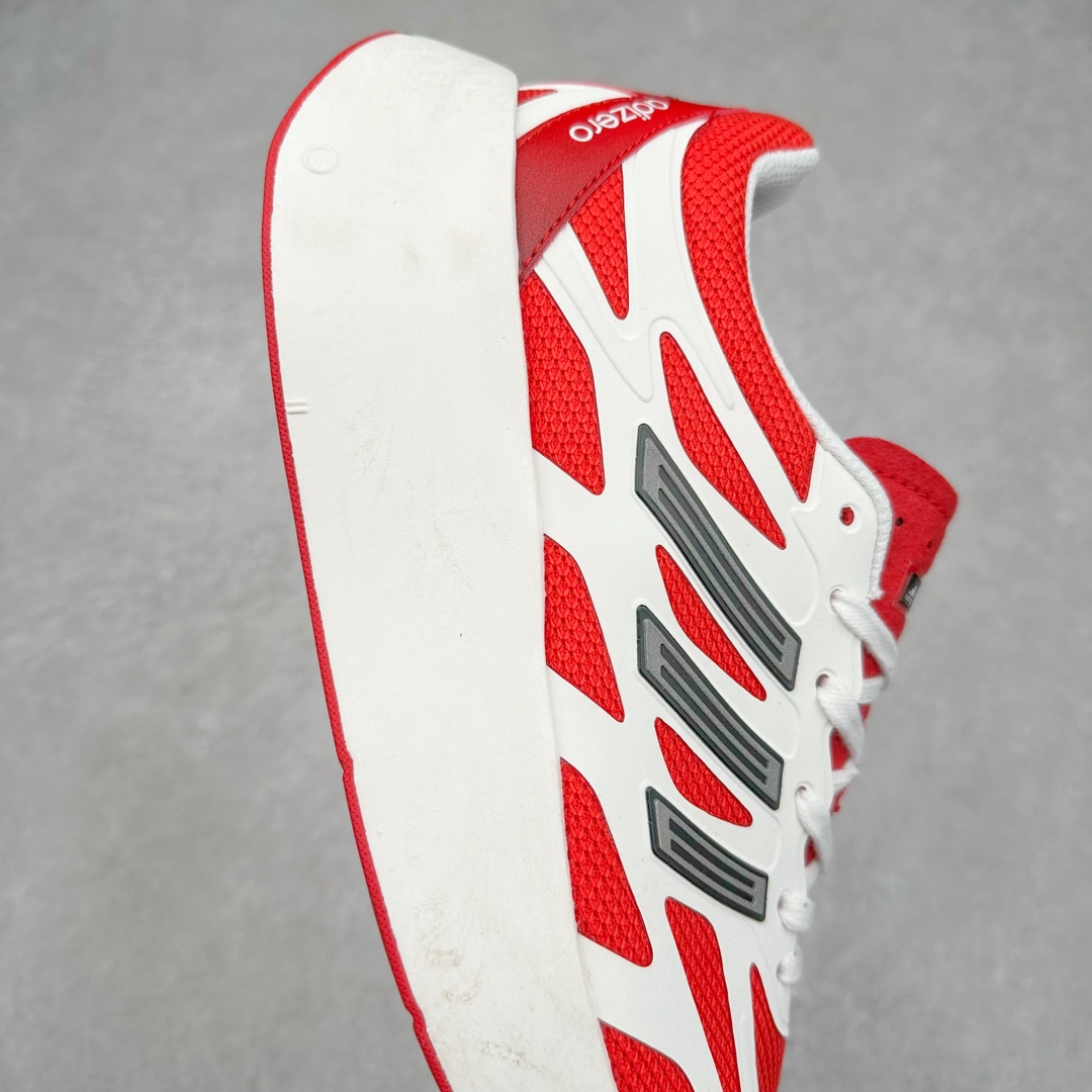 图片[6]-AD Adizero Aruku 全新跑鞋 JI0308 以永动机为灵感的前卫造型 以及时下流行的厚底设定 让人无比期待 “Aruku” 在日文中是行走的意思 昭示了这是一双定位于大众日常训练或慢跑的鞋款 黑、白、红三色的撞色外观 搭配街头感、现代感十足的鞋面线条勾勒 格外引人注目 搭配丰沛的全新 Swirlfoam 泡棉厚底 虽然不像顶级竞速跑鞋那般极致 但也将日常舒适和时尚颜值平衡到位 尺码：36 36.5 37.5 38 38.5 39 40 40.5 41 42 42.5 43 44 44.5 45-选品中心