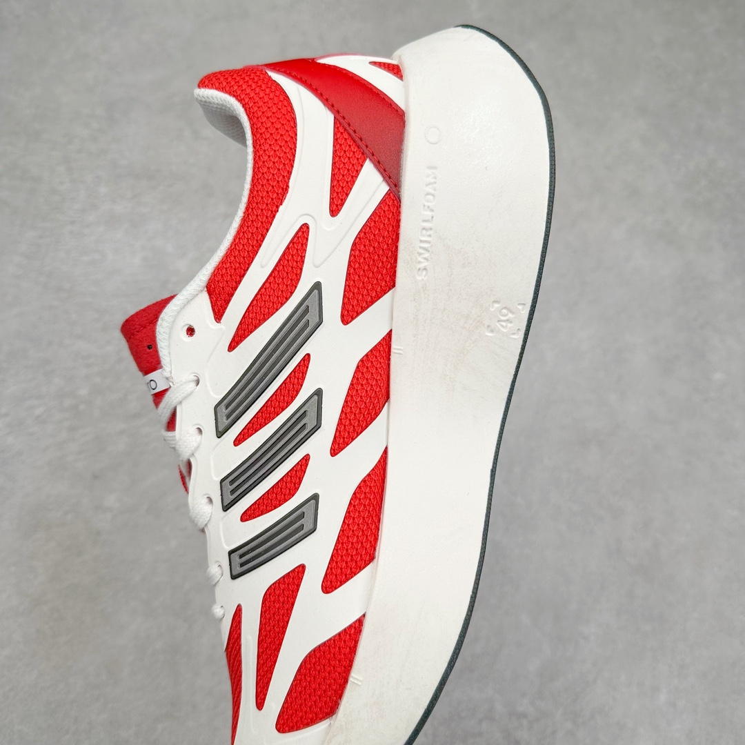 图片[7]-AD Adizero Aruku 全新跑鞋 JI0308 以永动机为灵感的前卫造型 以及时下流行的厚底设定 让人无比期待 “Aruku” 在日文中是行走的意思 昭示了这是一双定位于大众日常训练或慢跑的鞋款 黑、白、红三色的撞色外观 搭配街头感、现代感十足的鞋面线条勾勒 格外引人注目 搭配丰沛的全新 Swirlfoam 泡棉厚底 虽然不像顶级竞速跑鞋那般极致 但也将日常舒适和时尚颜值平衡到位 尺码：36 36.5 37.5 38 38.5 39 40 40.5 41 42 42.5 43 44 44.5 45-选品中心