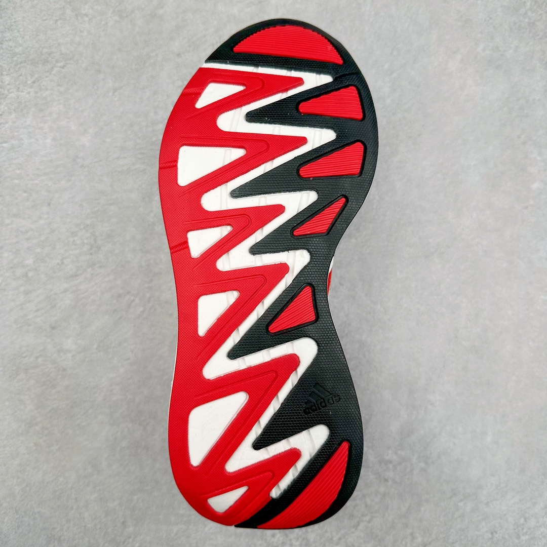 图片[9]-AD Adizero Aruku 全新跑鞋 JI0308 以永动机为灵感的前卫造型 以及时下流行的厚底设定 让人无比期待 “Aruku” 在日文中是行走的意思 昭示了这是一双定位于大众日常训练或慢跑的鞋款 黑、白、红三色的撞色外观 搭配街头感、现代感十足的鞋面线条勾勒 格外引人注目 搭配丰沛的全新 Swirlfoam 泡棉厚底 虽然不像顶级竞速跑鞋那般极致 但也将日常舒适和时尚颜值平衡到位 尺码：36 36.5 37.5 38 38.5 39 40 40.5 41 42 42.5 43 44 44.5 45-选品中心