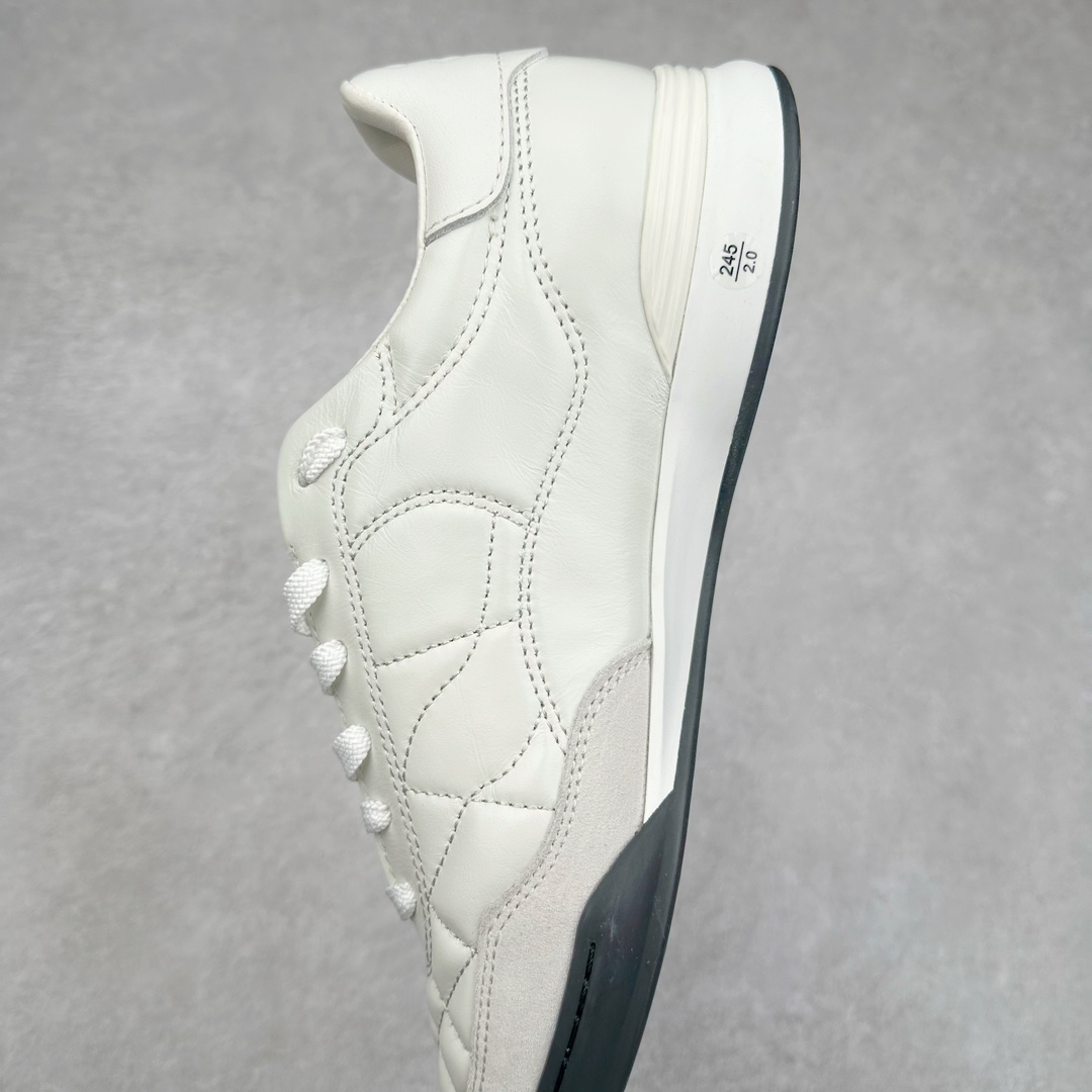 图片[7]-＃GD广顶 CHANEL香奈儿 24S德训鞋平底系带圆头菱格风四季休闲百搭款 原版开模 凹凸感超强 线条紧致🎀全新礼盒包装 细节拉满 环保太空革组合呼吸网织布鞋面材质 欧索莱环保去臭环型组合鞋垫 采用进口TPU大底 官方同步2024 最新礼盒包装 尺码：35 36 37 38 39 40-选品中心